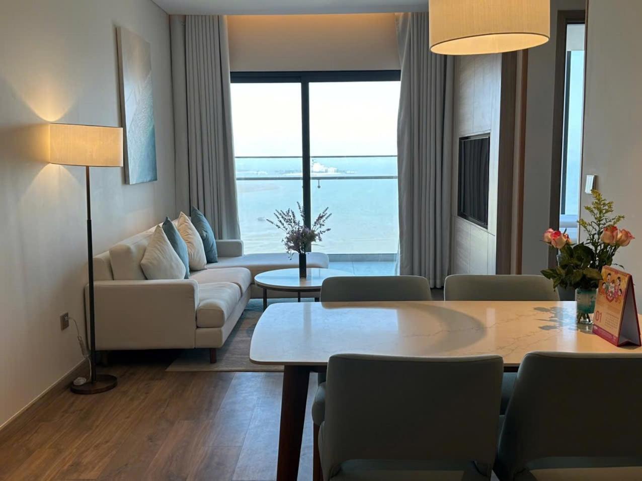 Aparthotel A La Carte Bay - Sea View Ha Long