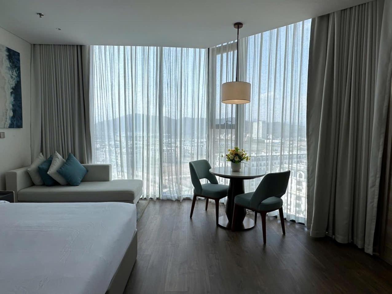 A La Carte Bay - Sea View Ha Long
