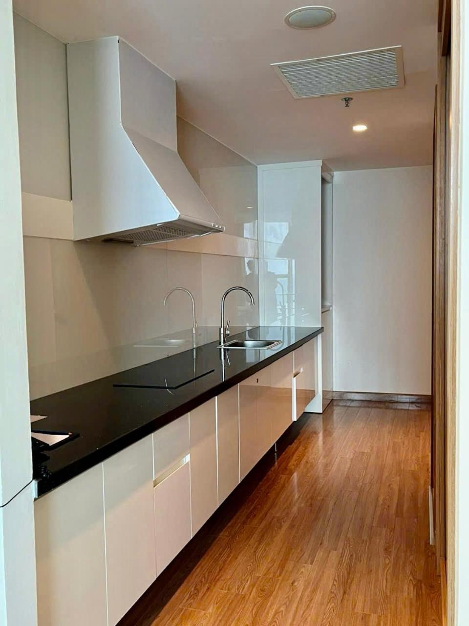 Holi Starcity Apartment