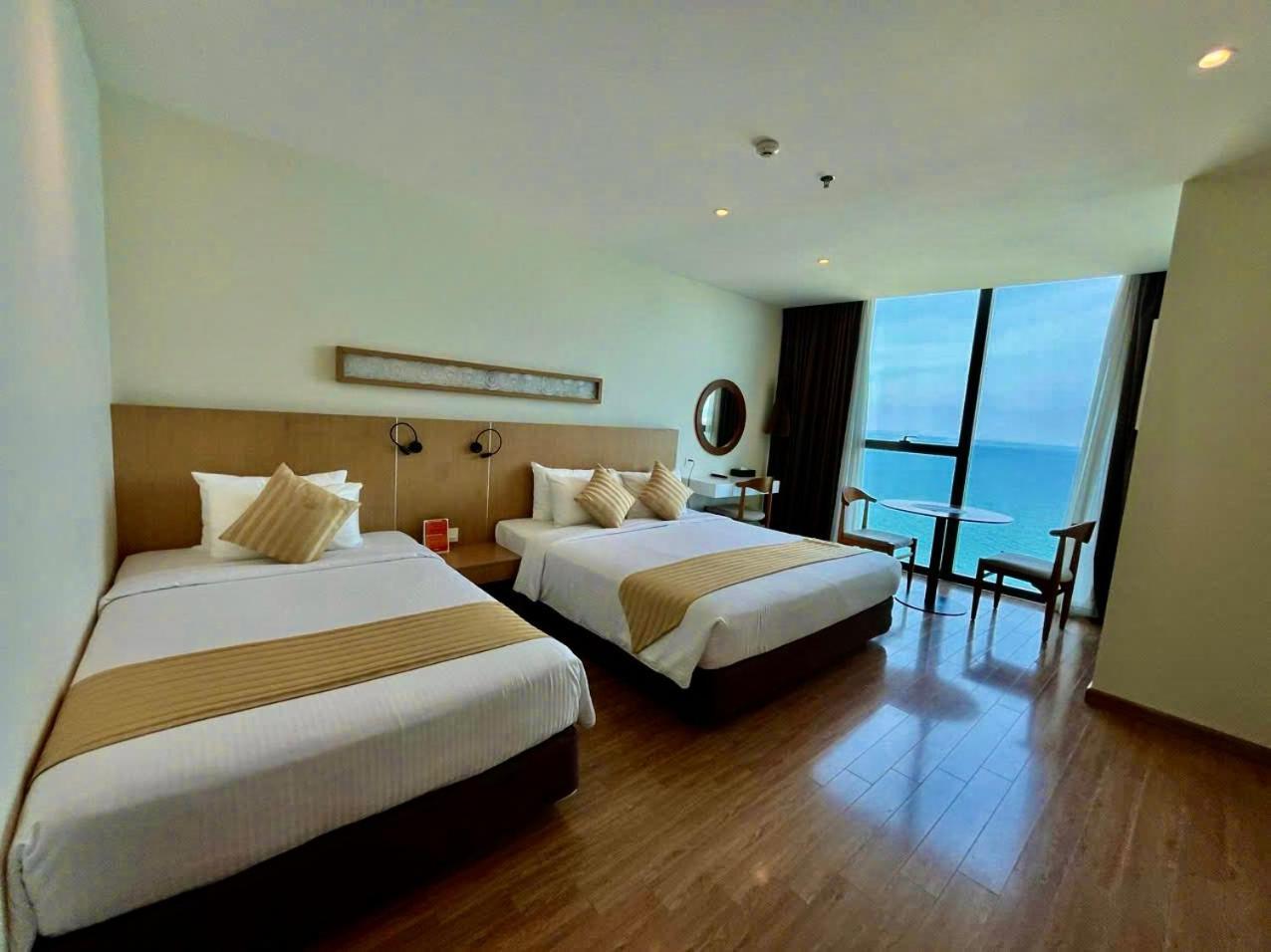 Apartment Holi Starcity