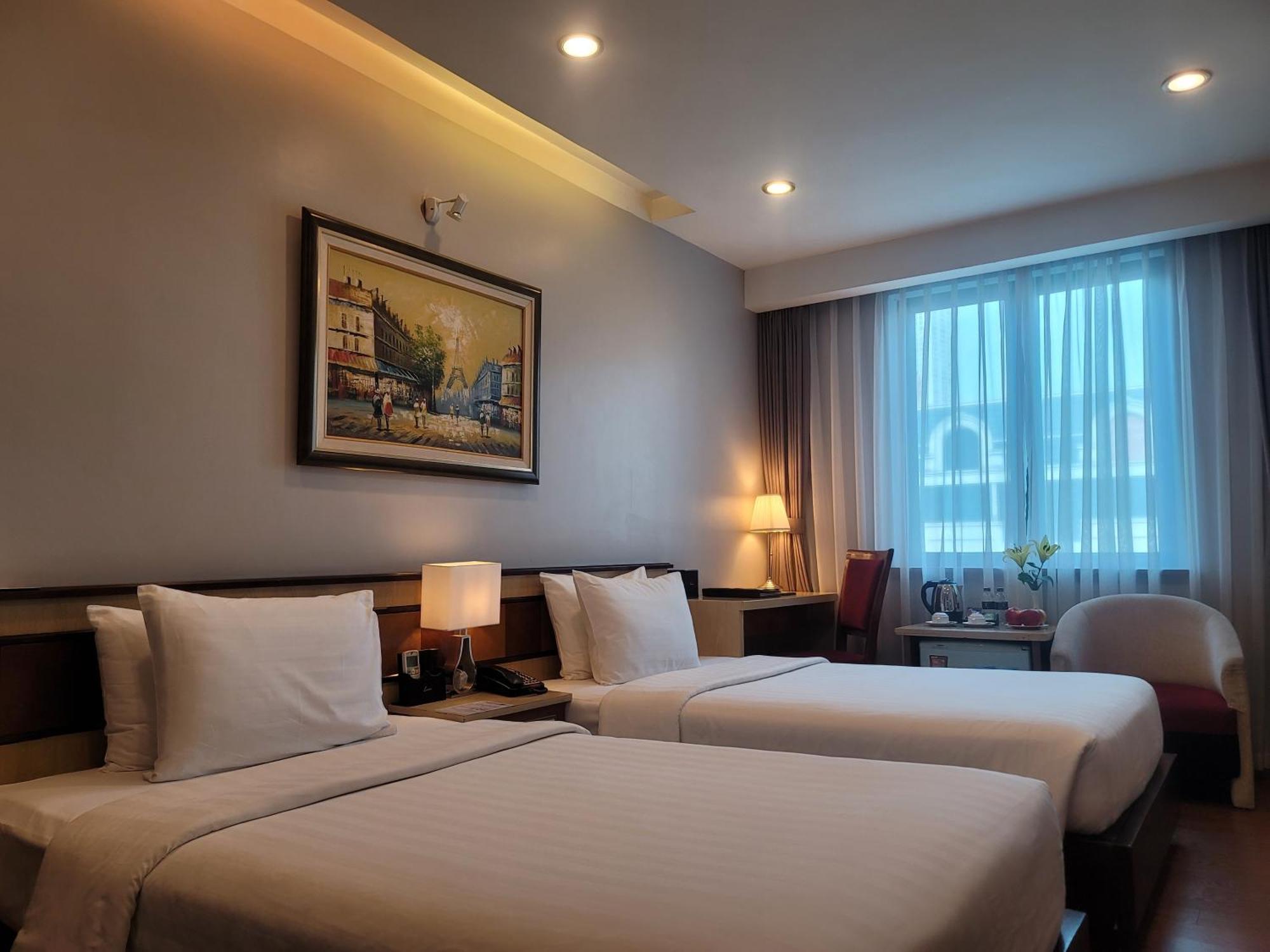 Khách sạn Luxeden 4*