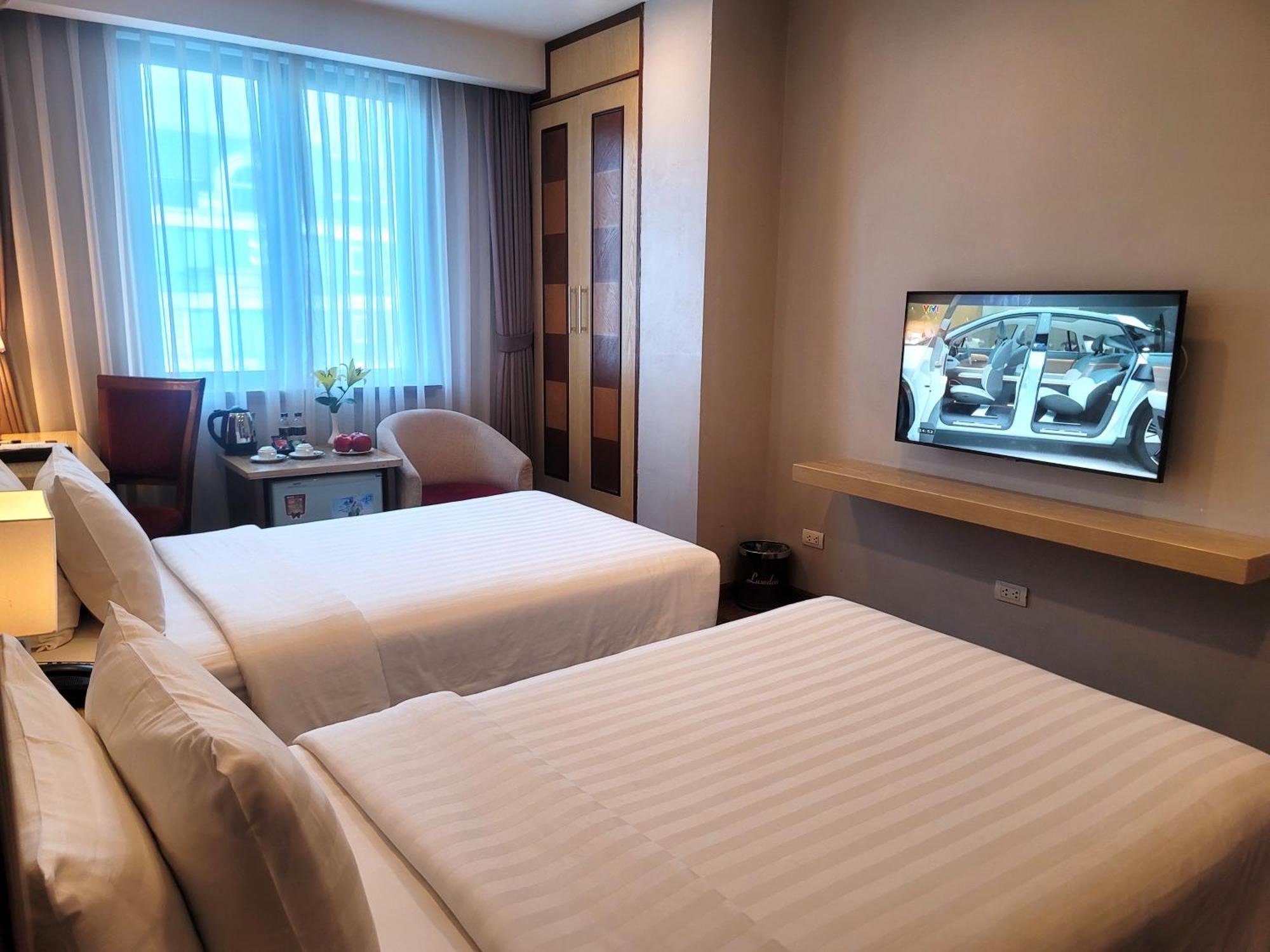 Khách sạn Luxeden