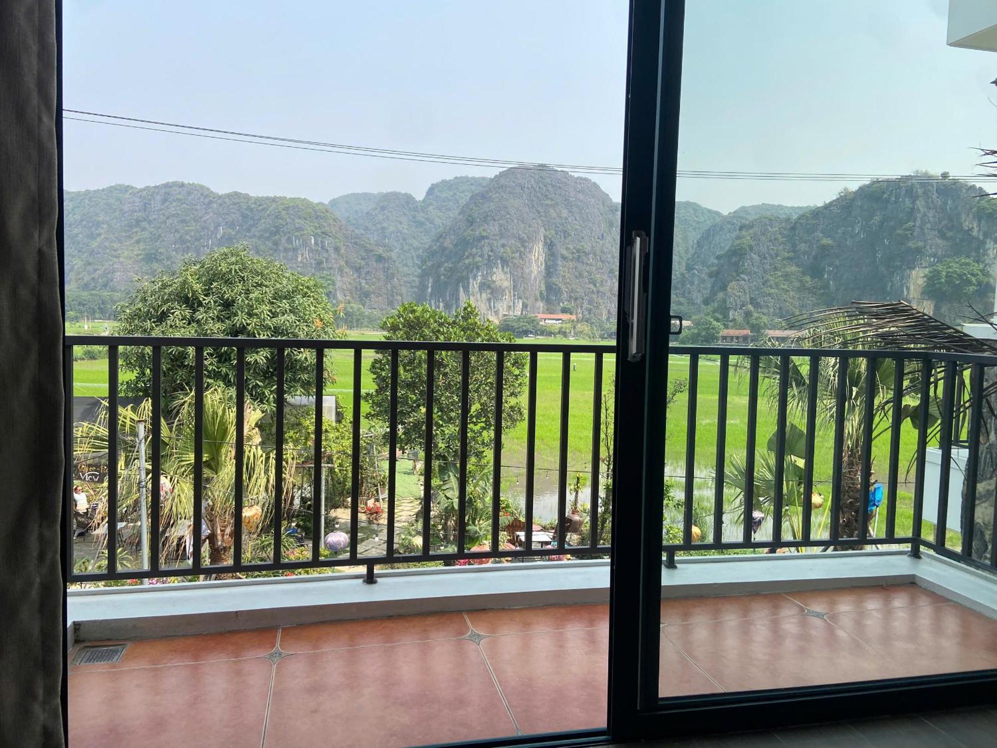 Tam Coc Mountain View * Ninh Binh