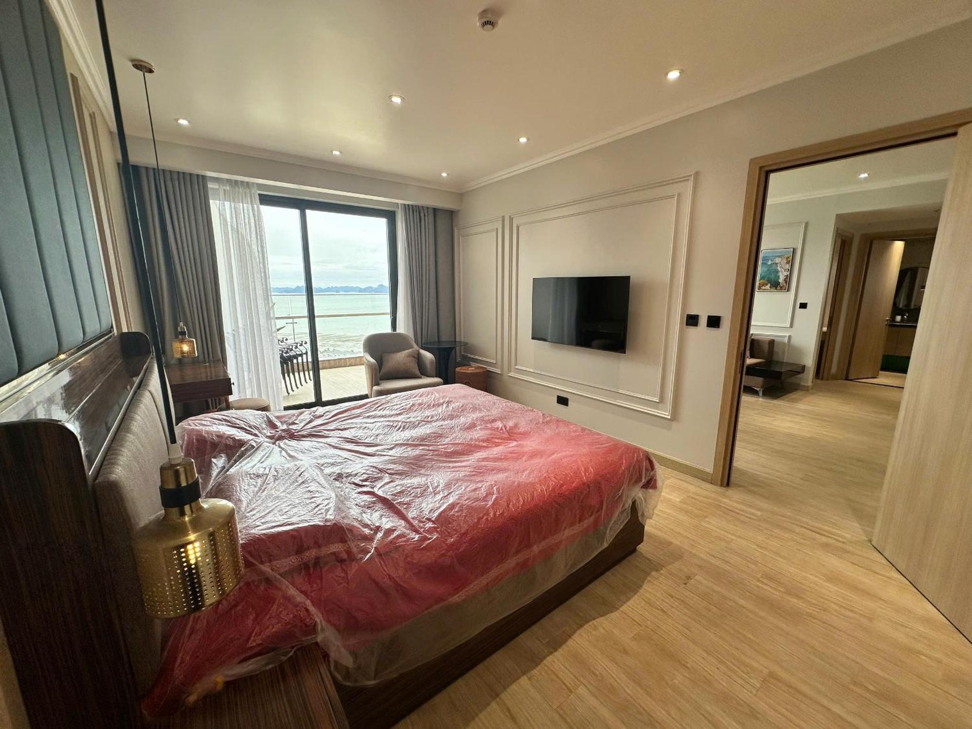 Bay View Halong Panoramic Bay View Luxury Aparthotel *