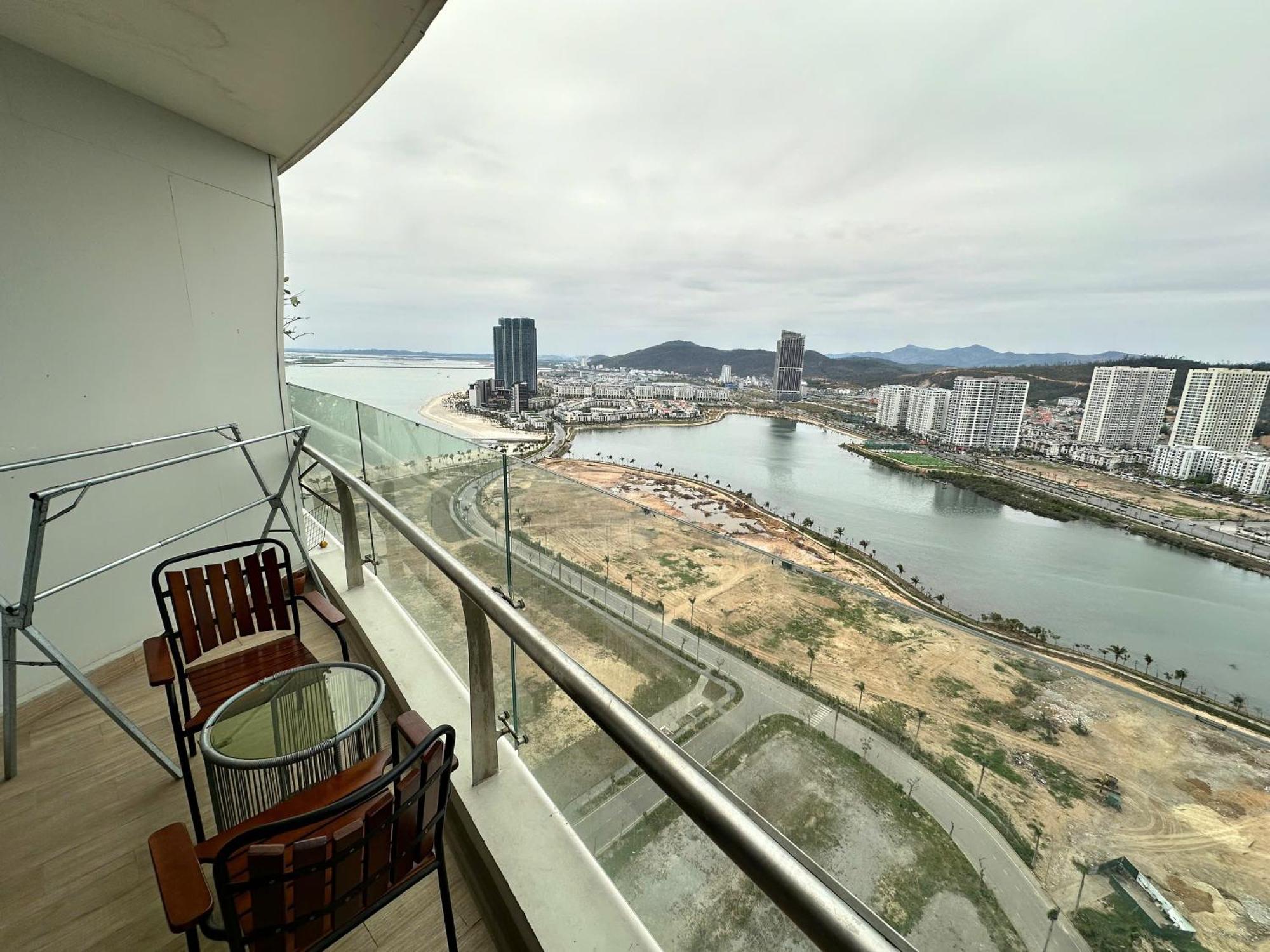 Bay View Halong Panoramic Bay View Luxury Aparthotel Ha Long