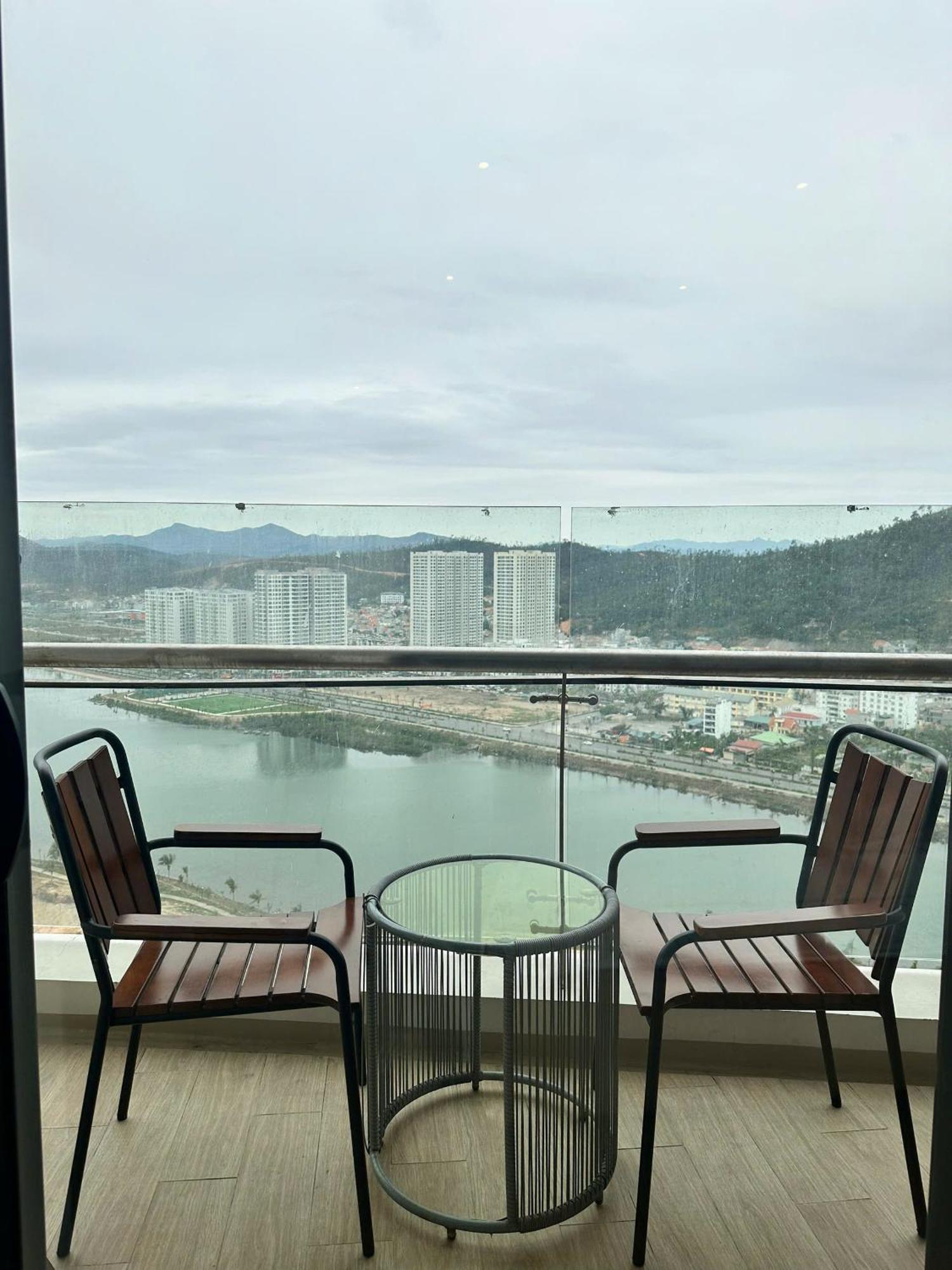 Bay View Halong Panoramic Bay View Luxury