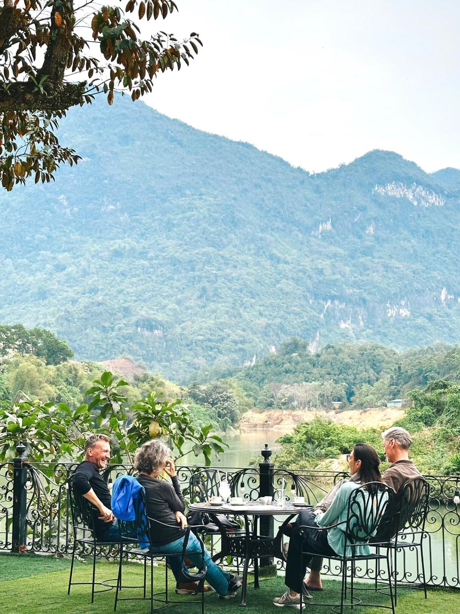 Phoenix 4* Ha Giang
