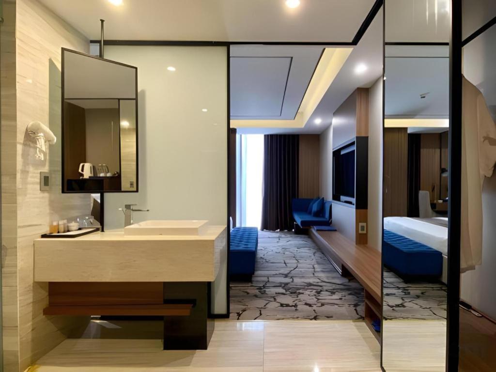 Khach San Toan Thang Stone Hotel 4*