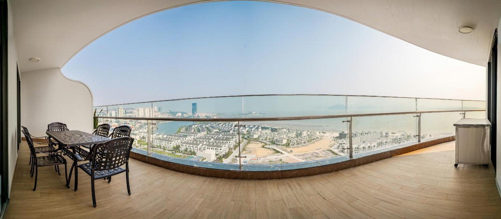 Bay View Halong Panoramic Bay View Luxury Ha Long