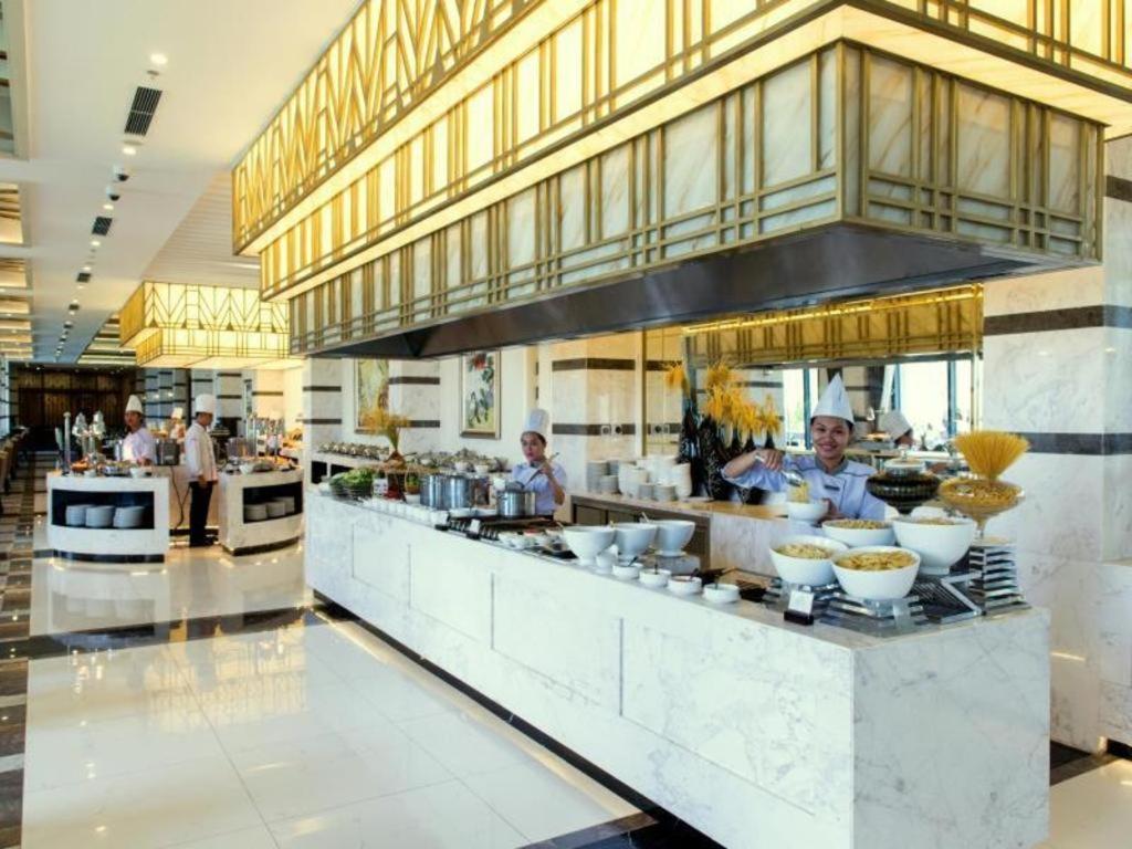Vinpearl Discovery Rockside 5* Nha Trang