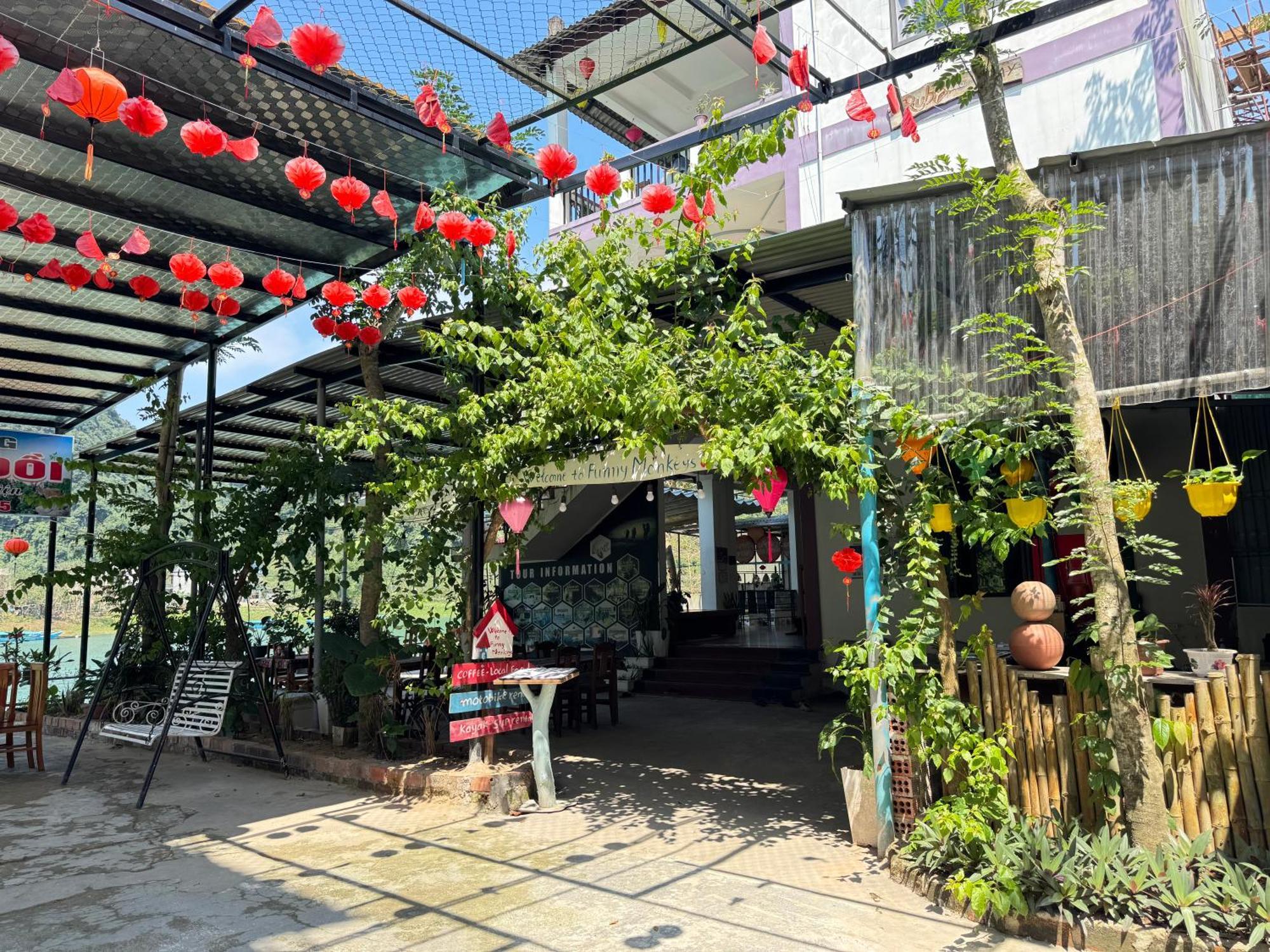 Funny Monkeys Homestay Phong Nha