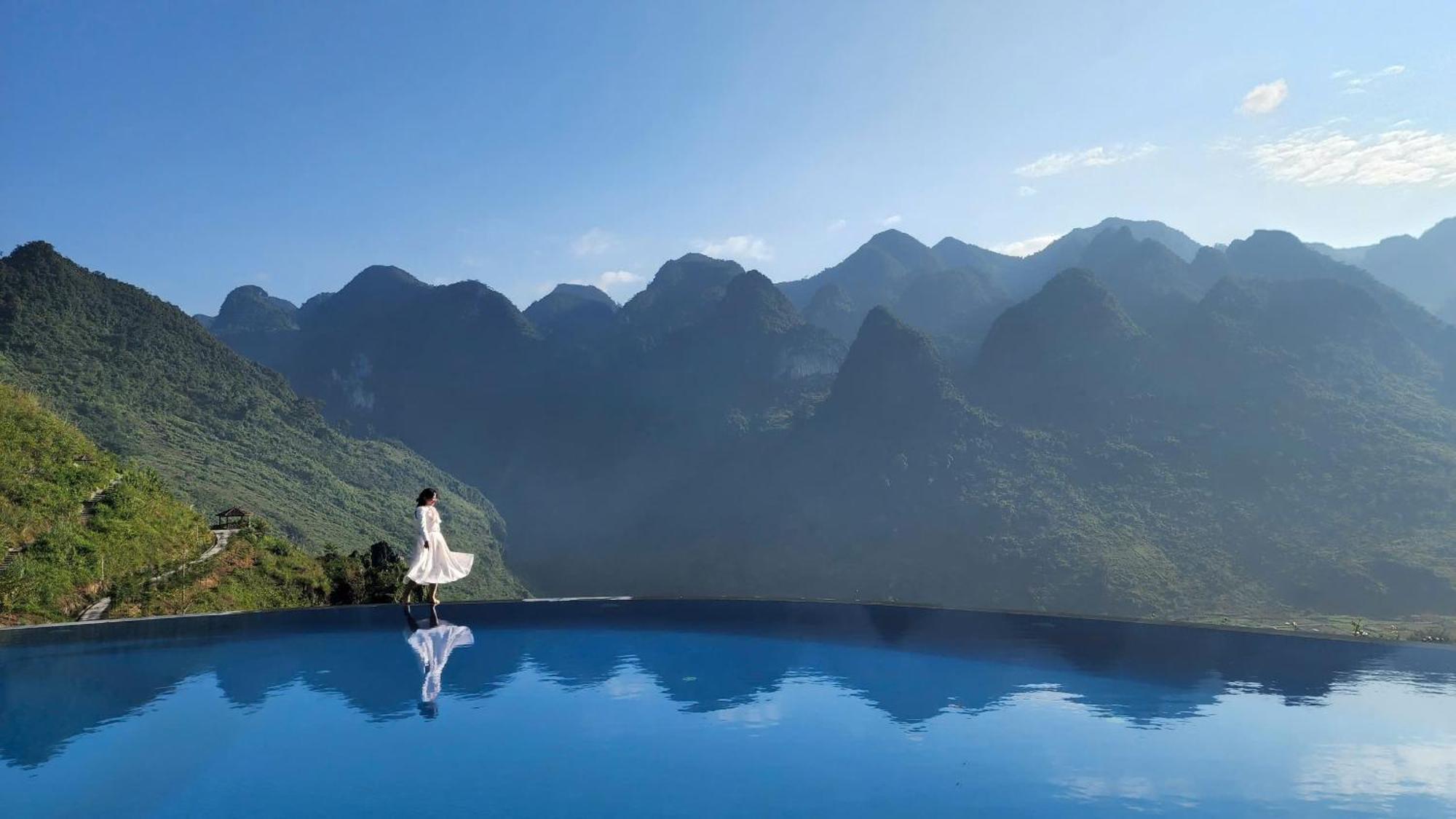 Resort H'mong Village