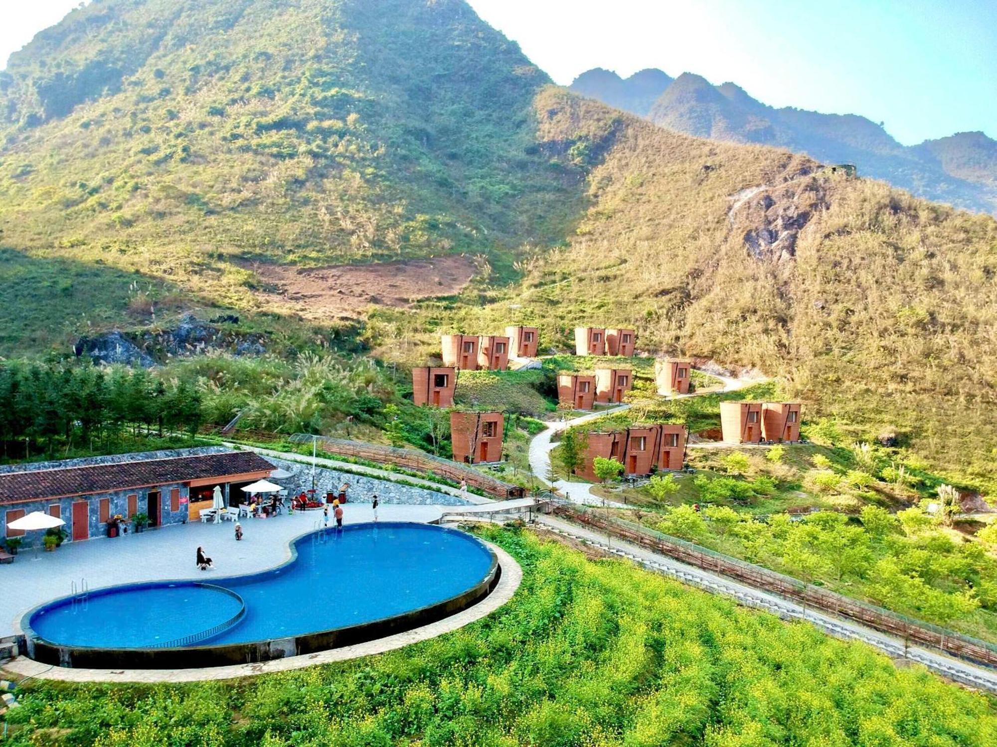 Resort H'mong Village