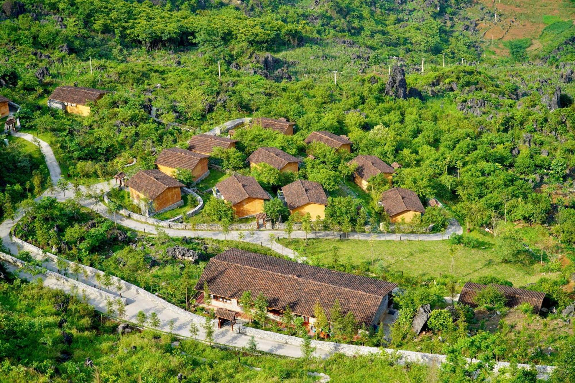 H'mong Village 4*