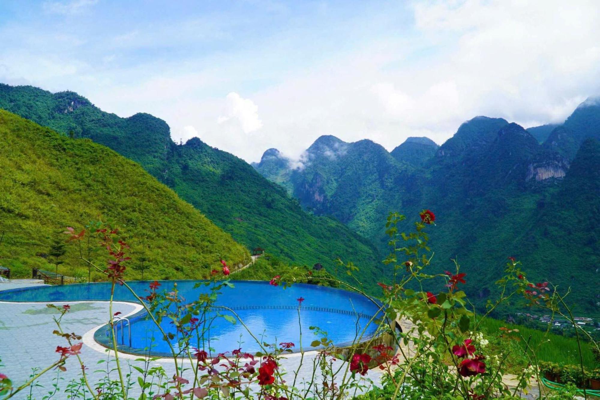 Resort H'mong Village Ha Giang