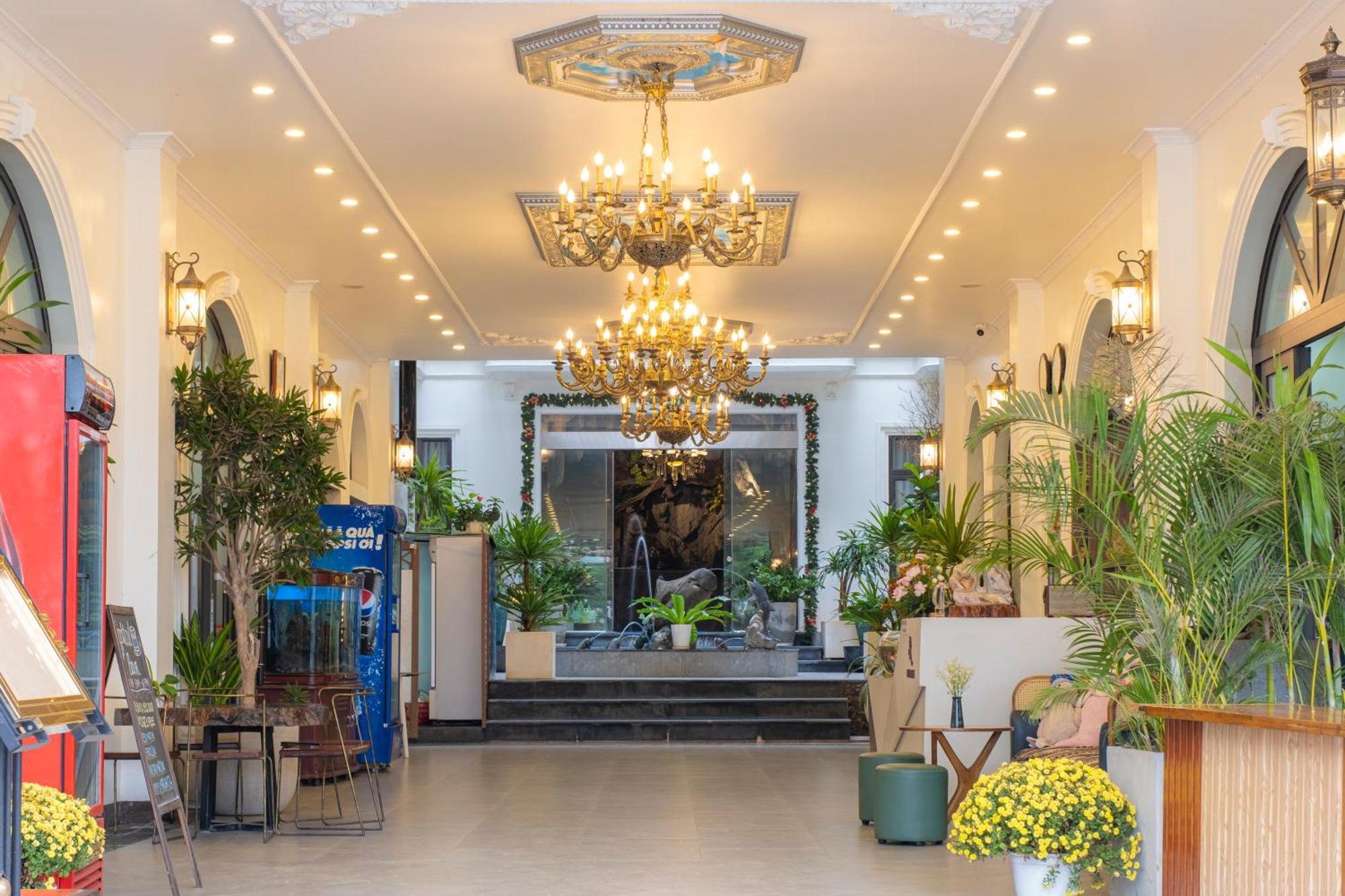 Hotel Cat Ba Roza Palace 3*