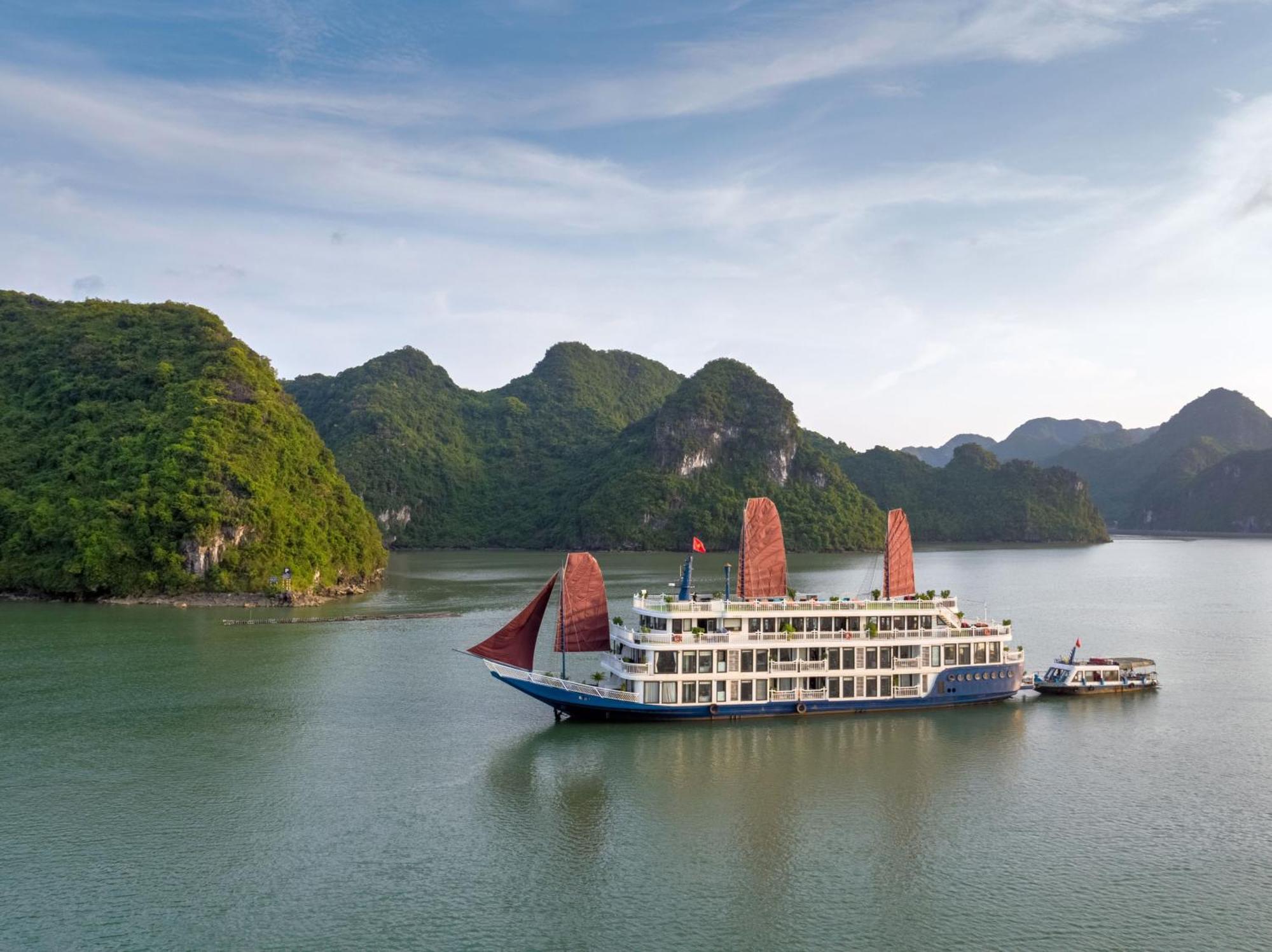 Verdure Lotus Luxury Cruise  5*