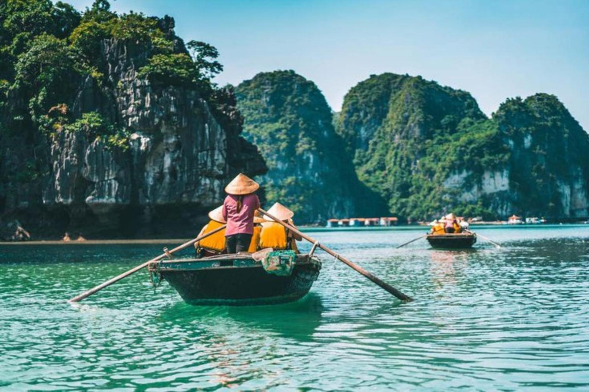 Verdure Lotus Luxury Cruise  Ha Long