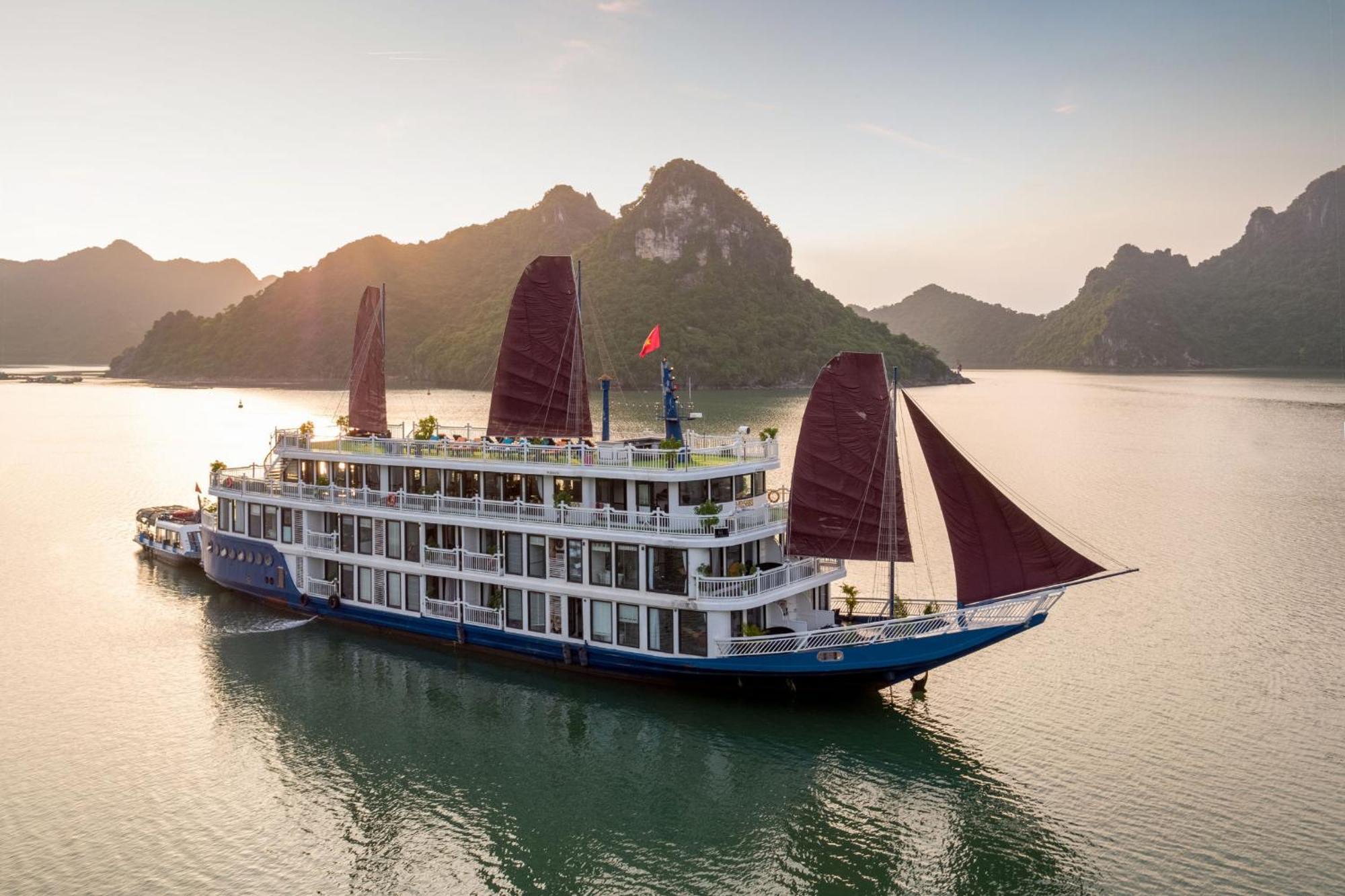 Verdure Lotus Luxury Cruise 5* Ha Long