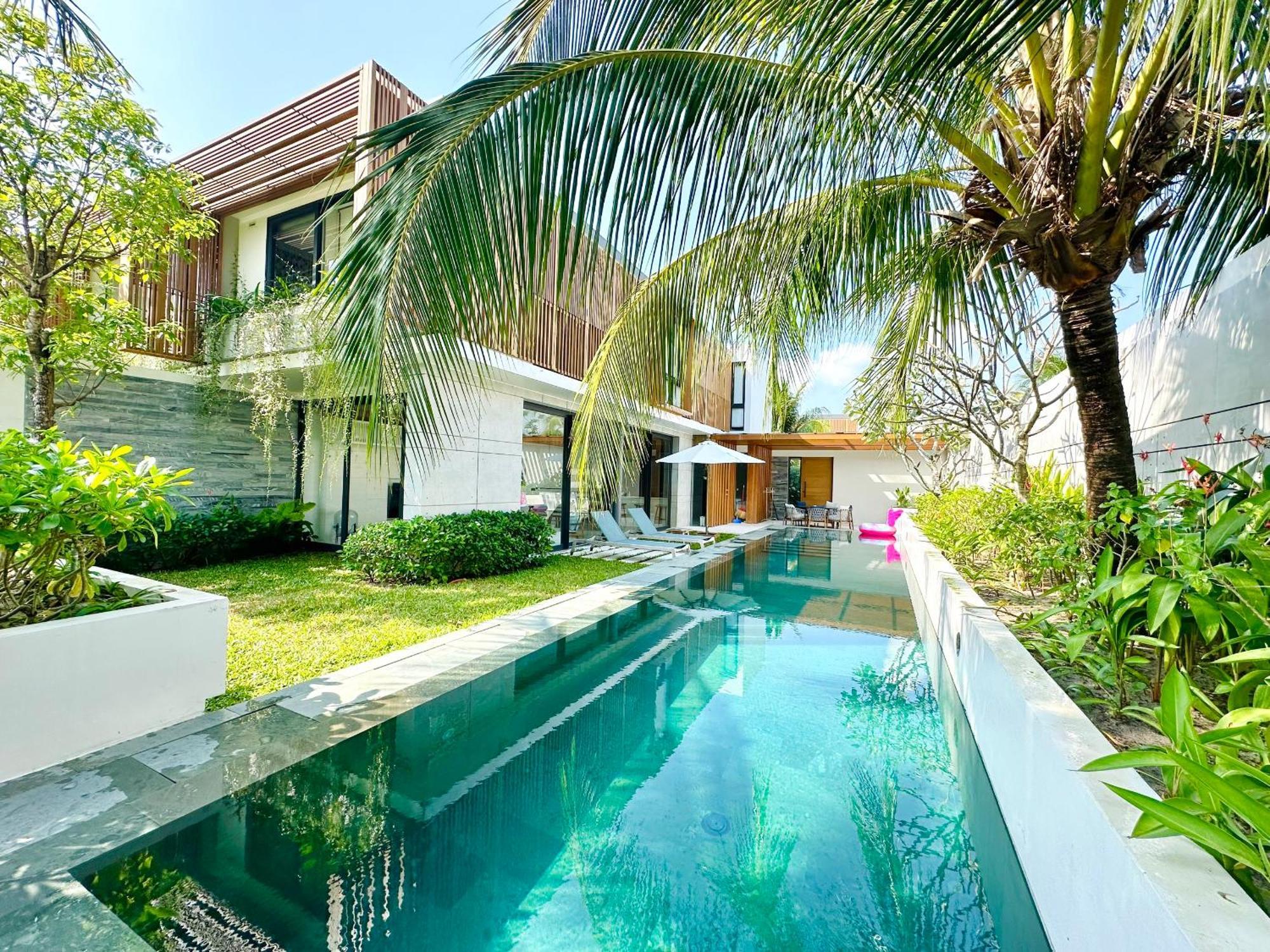 3 Bedroom With Private Pool On The West Coast Of Villa