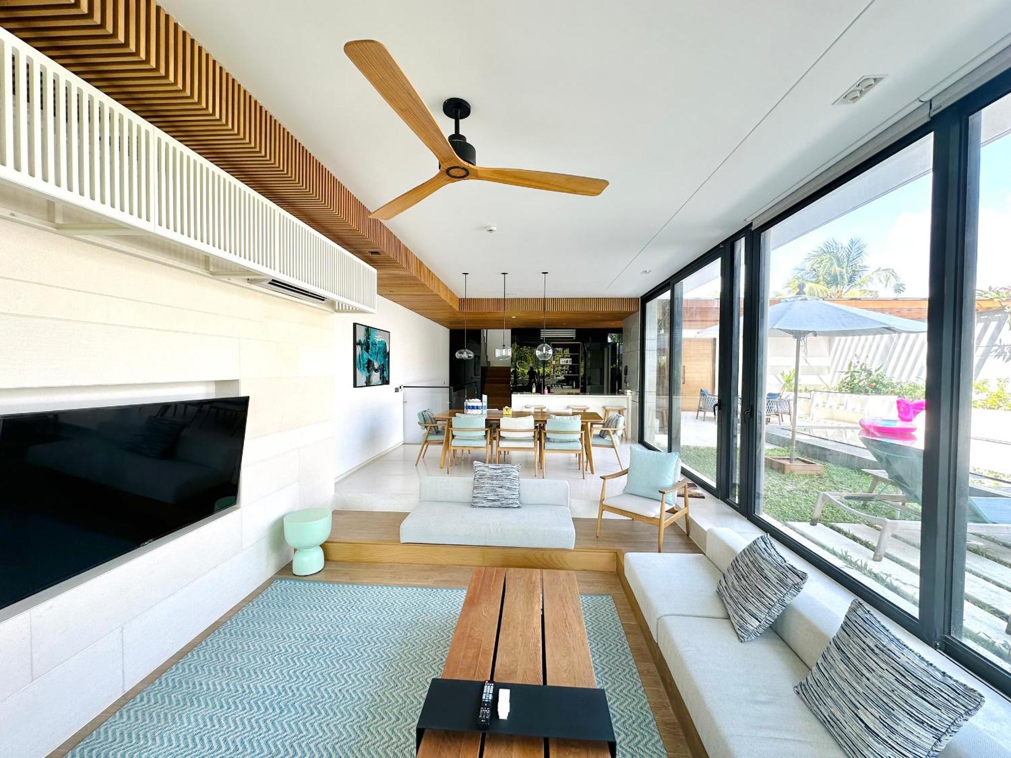 3 Bedroom With Private Pool On The West Coast Of *