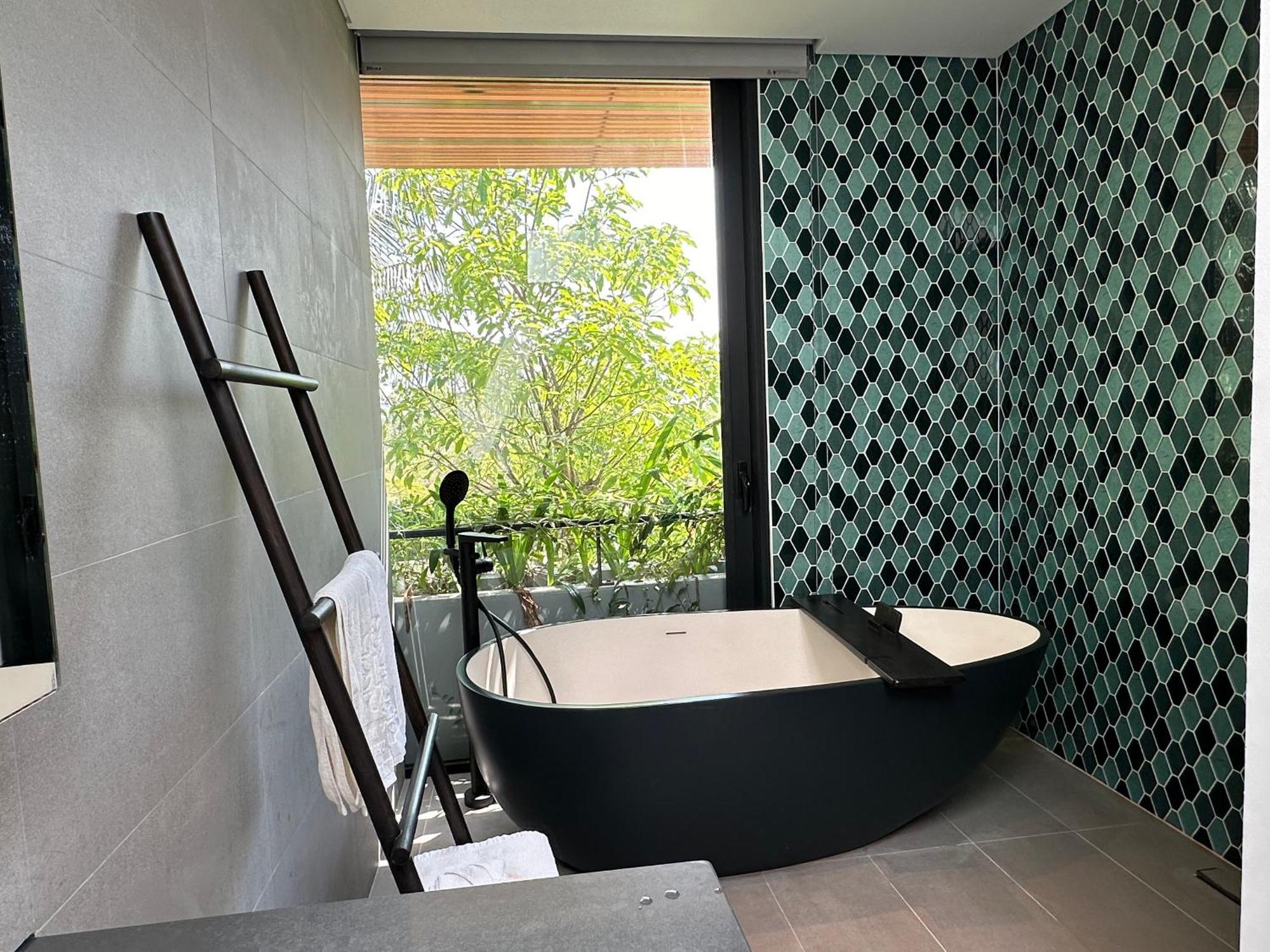 3 Bedroom With Private Pool On The West Coast Of *
