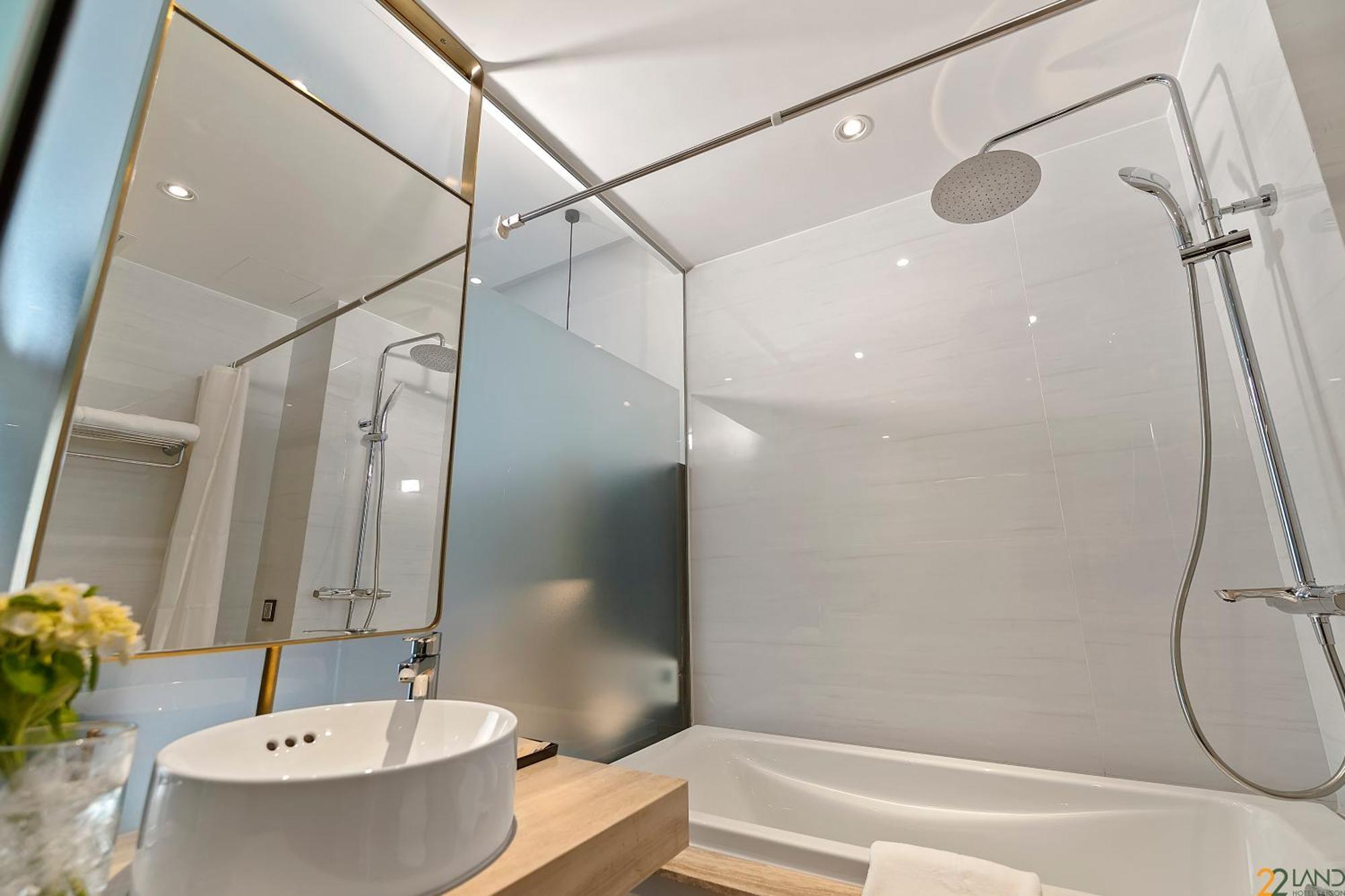 22land Saigon Hotel 4*