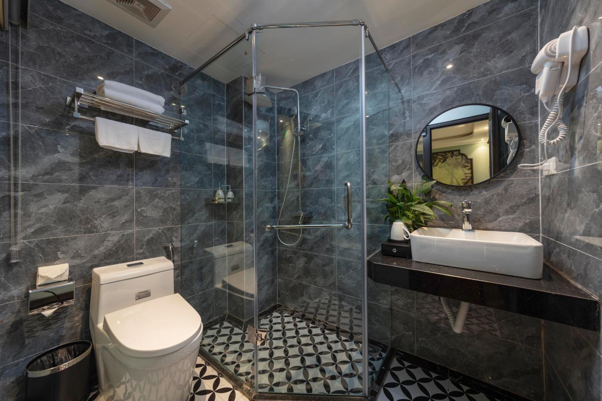 Madelise Amica And Travel Hotel Hanoi