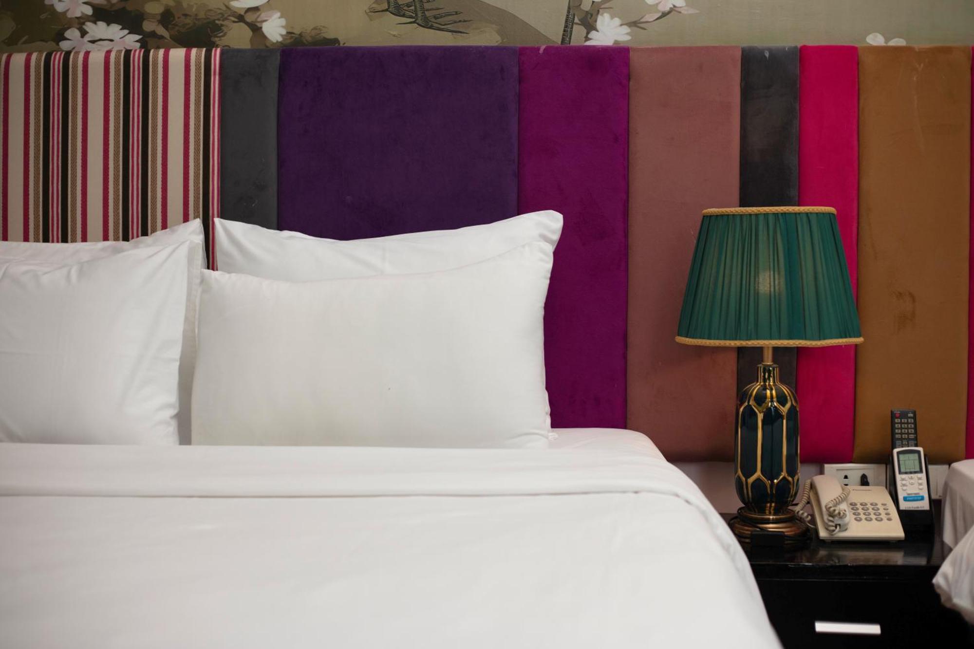 Madelise Amica And Travel Hotel