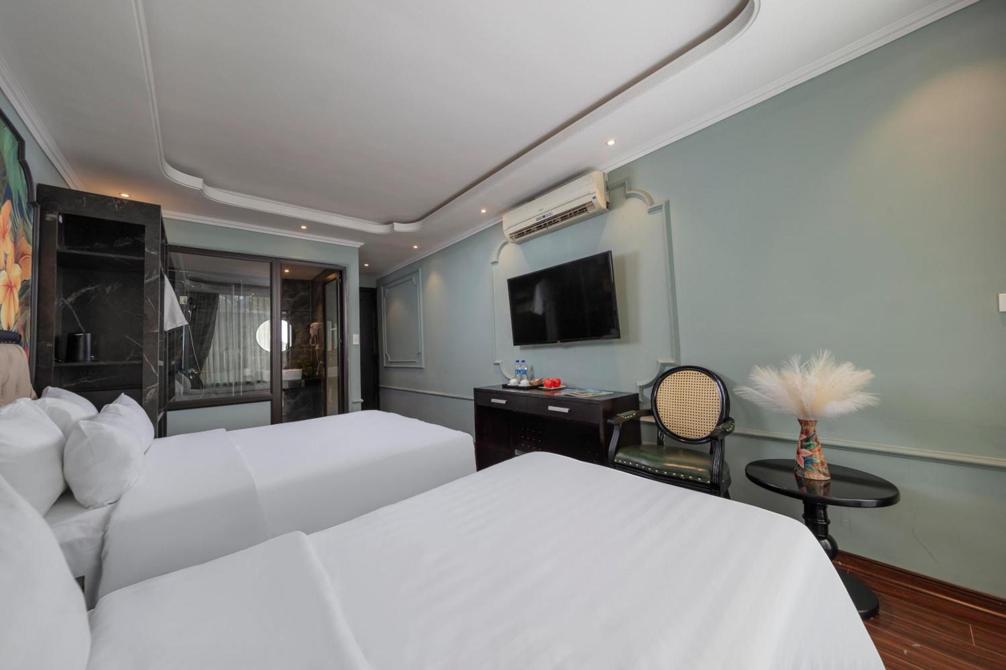 Madelise Amica And Travel 4*