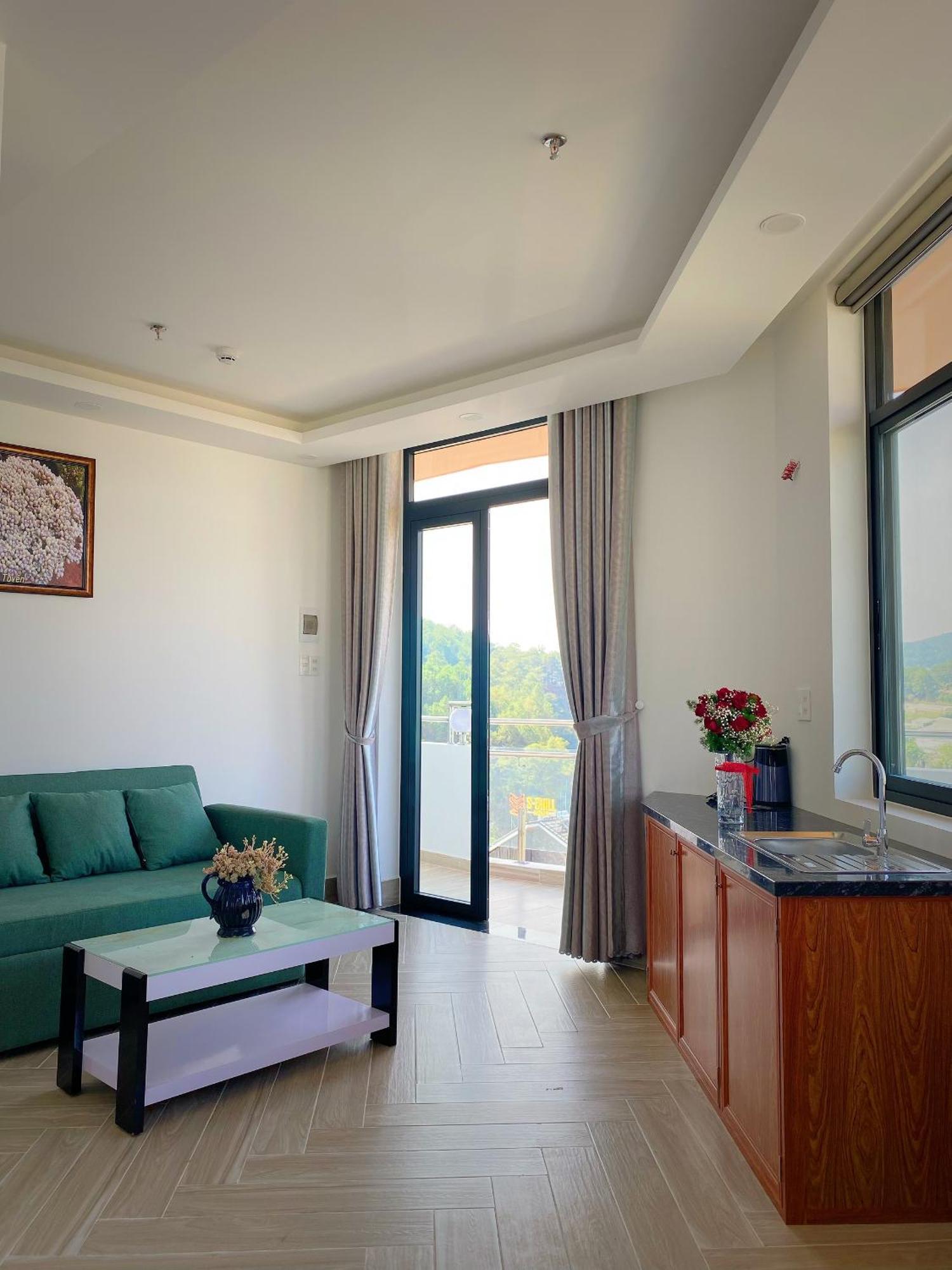 Khach San Anh Sang - Light House Hotel *