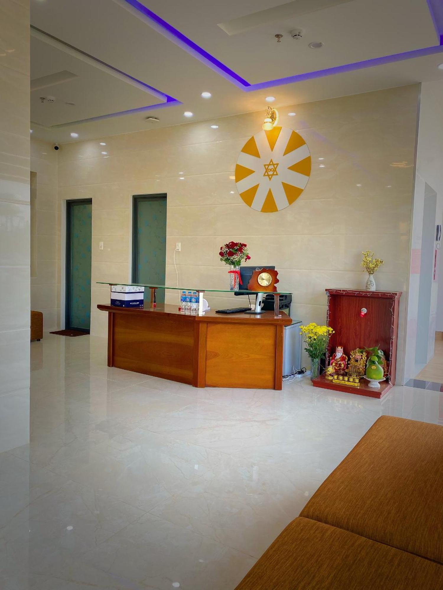 Khach San Anh Sang - Light House Hotel *