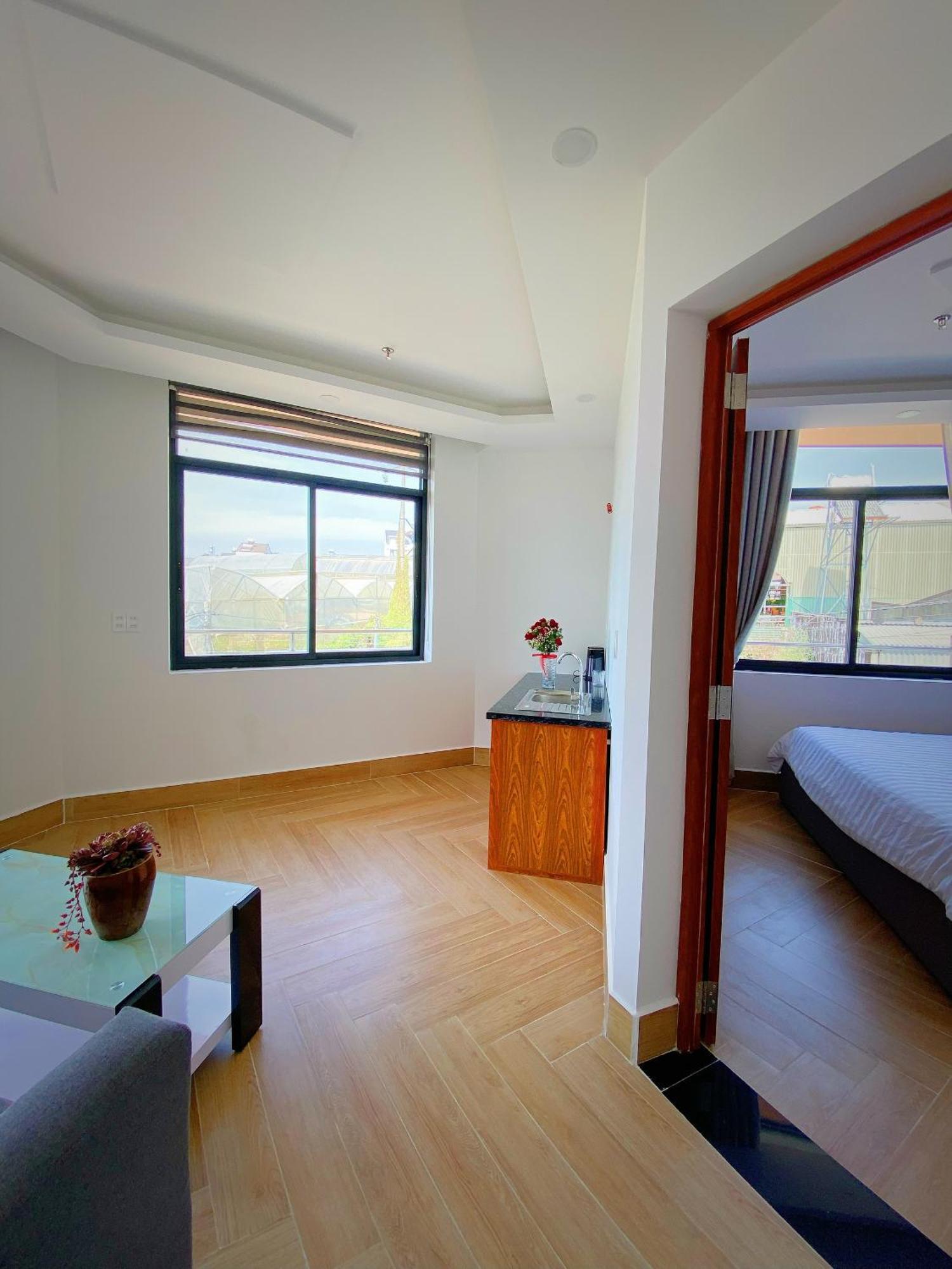 Khach San Anh Sang - Light House Hotel