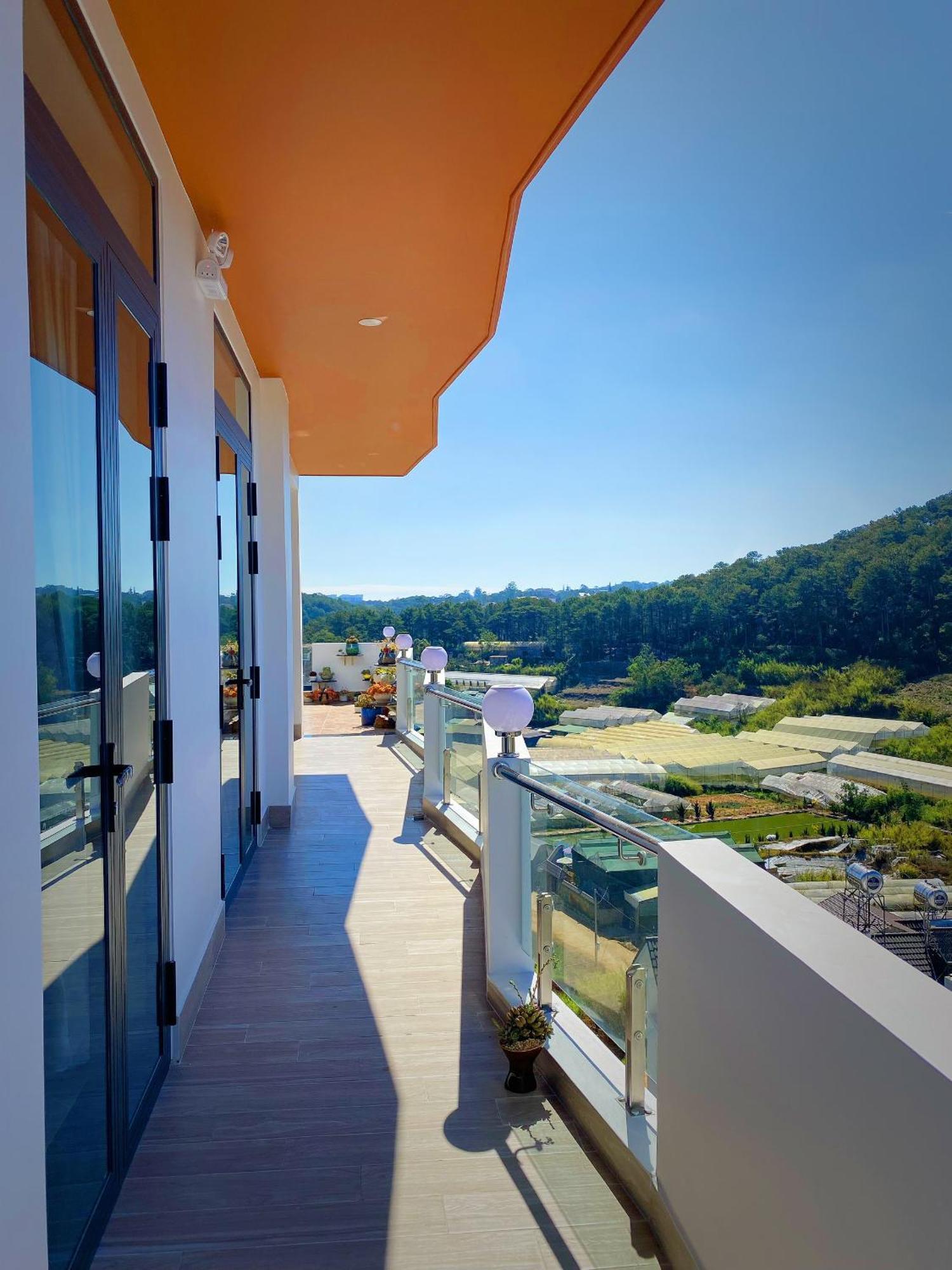 Khach San Anh Sang - Light House Hotel *