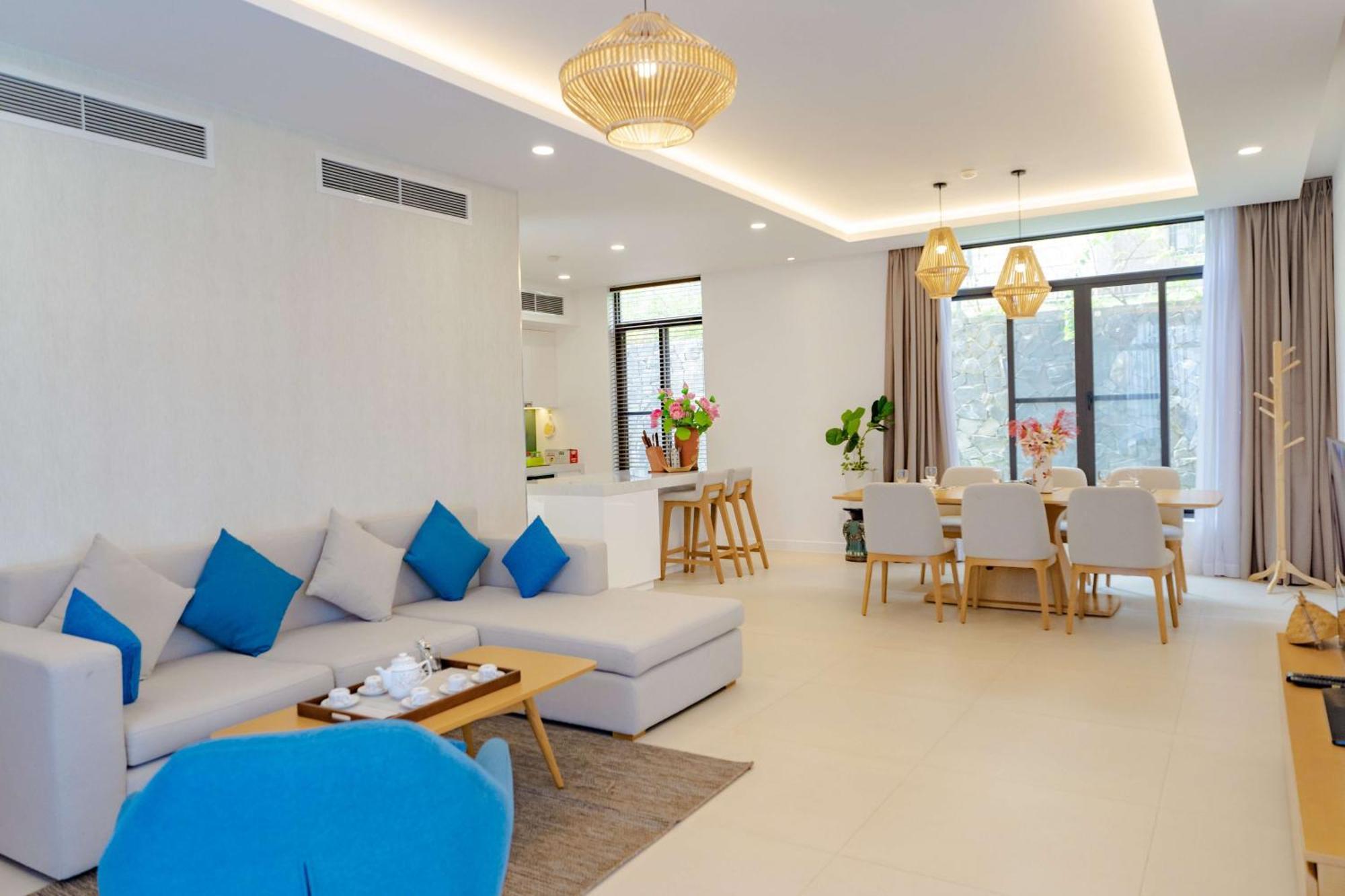 Hese Pool & Cam Ranh