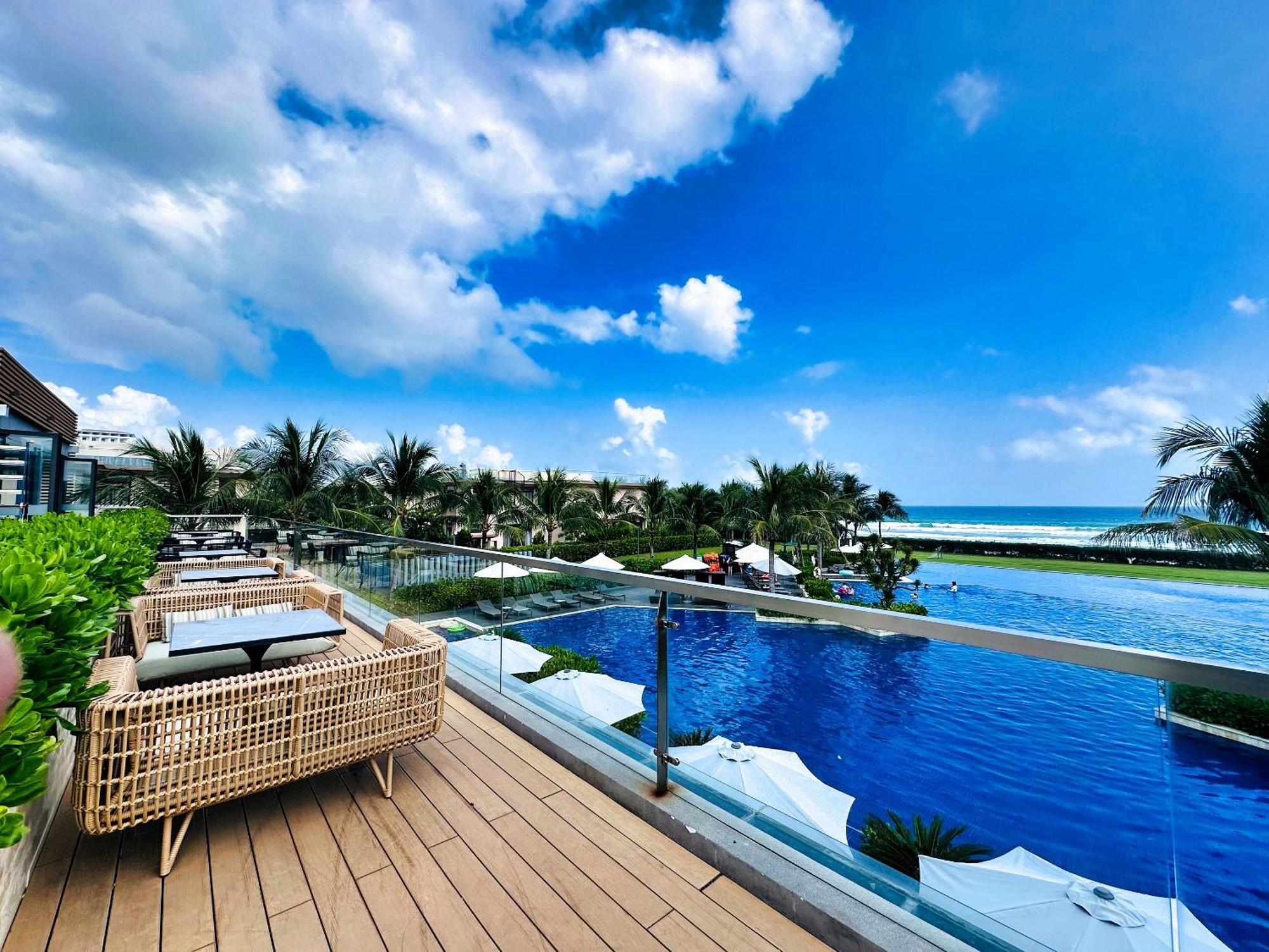 Hese Pool & Cam Ranh