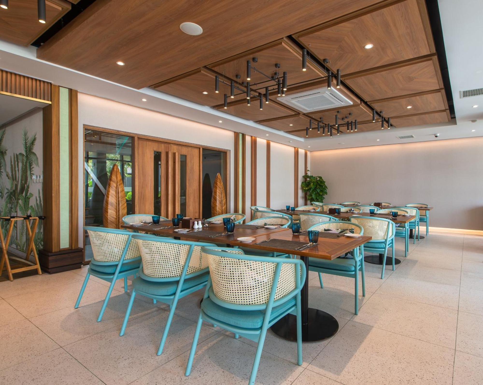 Hese Pool & Cam Ranh