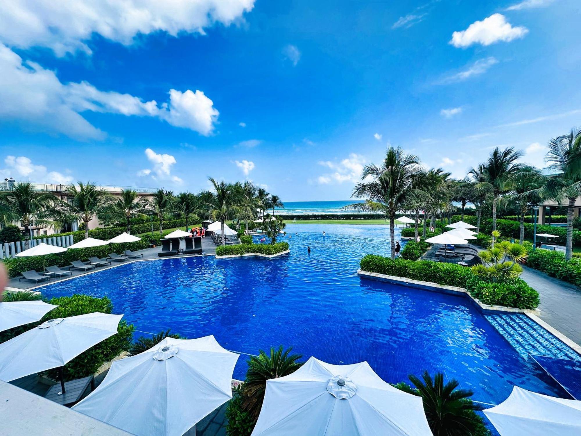 Hese Pool & Hotel 5*
