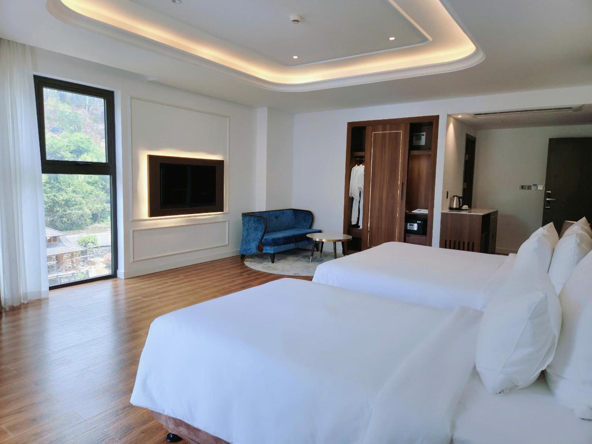 Hotel Oyster Bay 4*