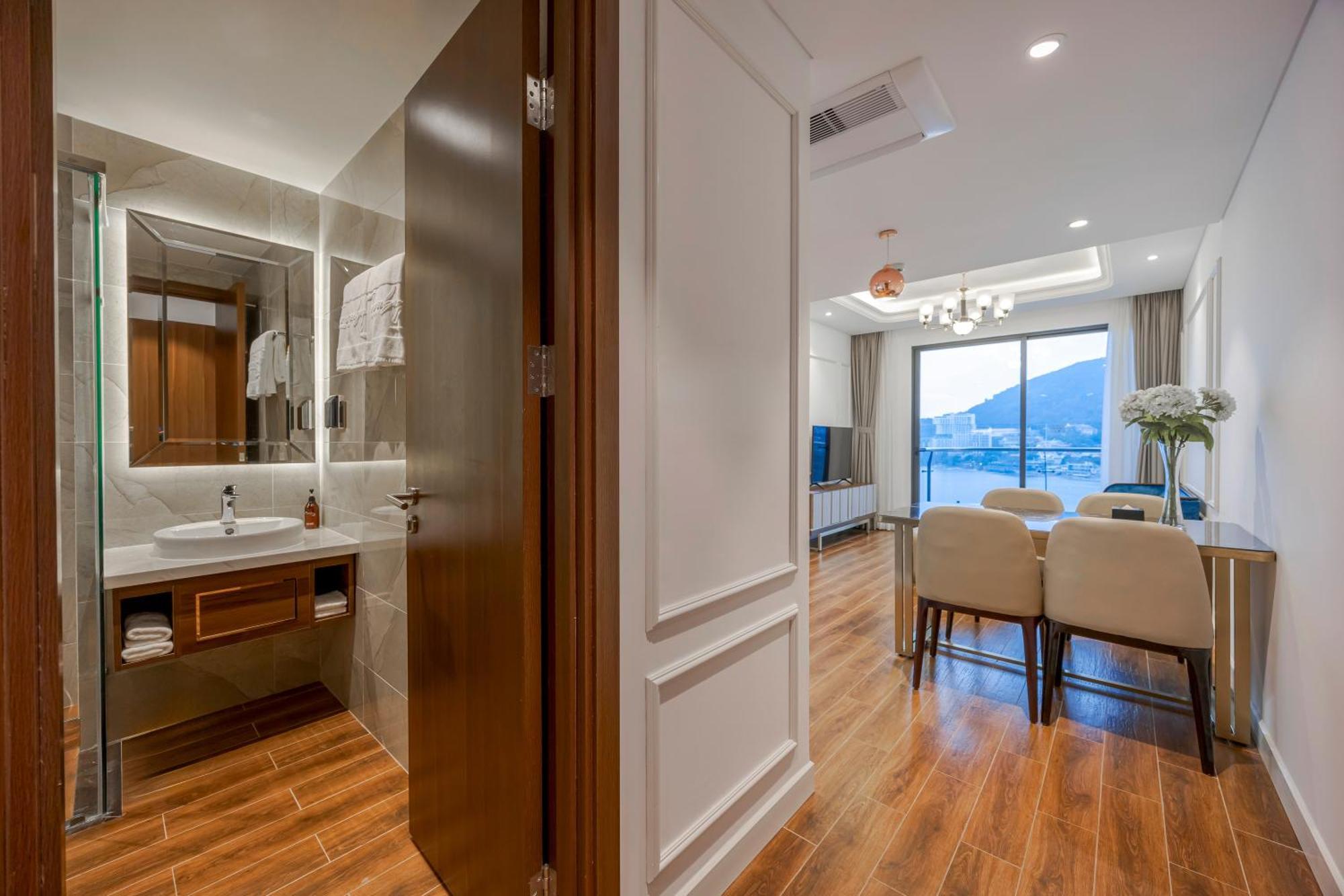 Hotel Oyster Bay