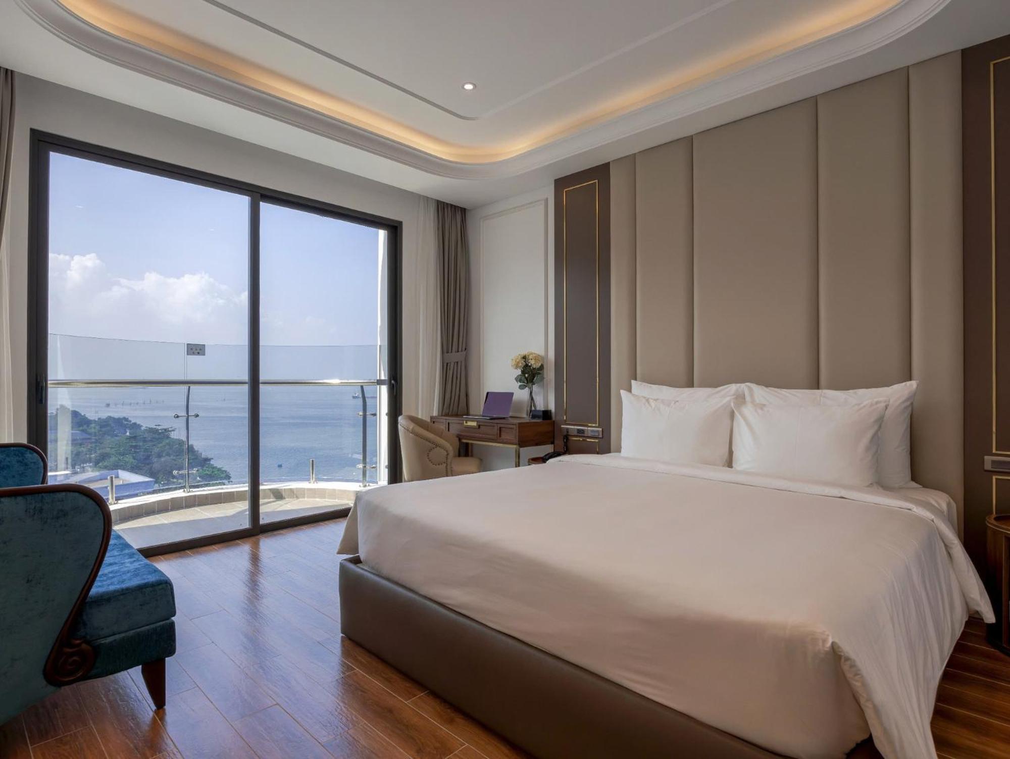 Oyster Bay Hotel 4*