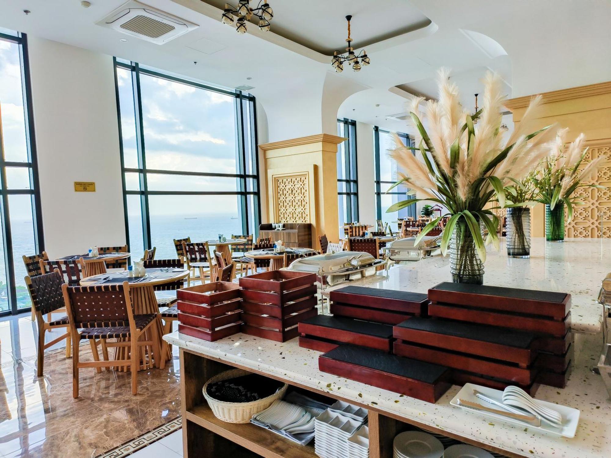 Oyster Bay Hotel