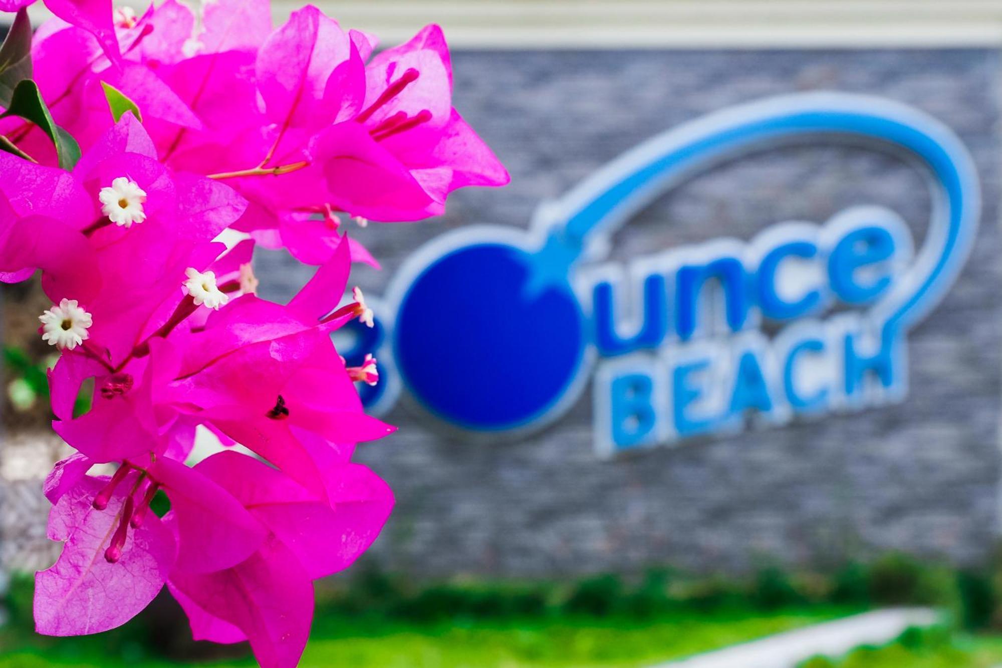 Resort Bounce And Da Nang