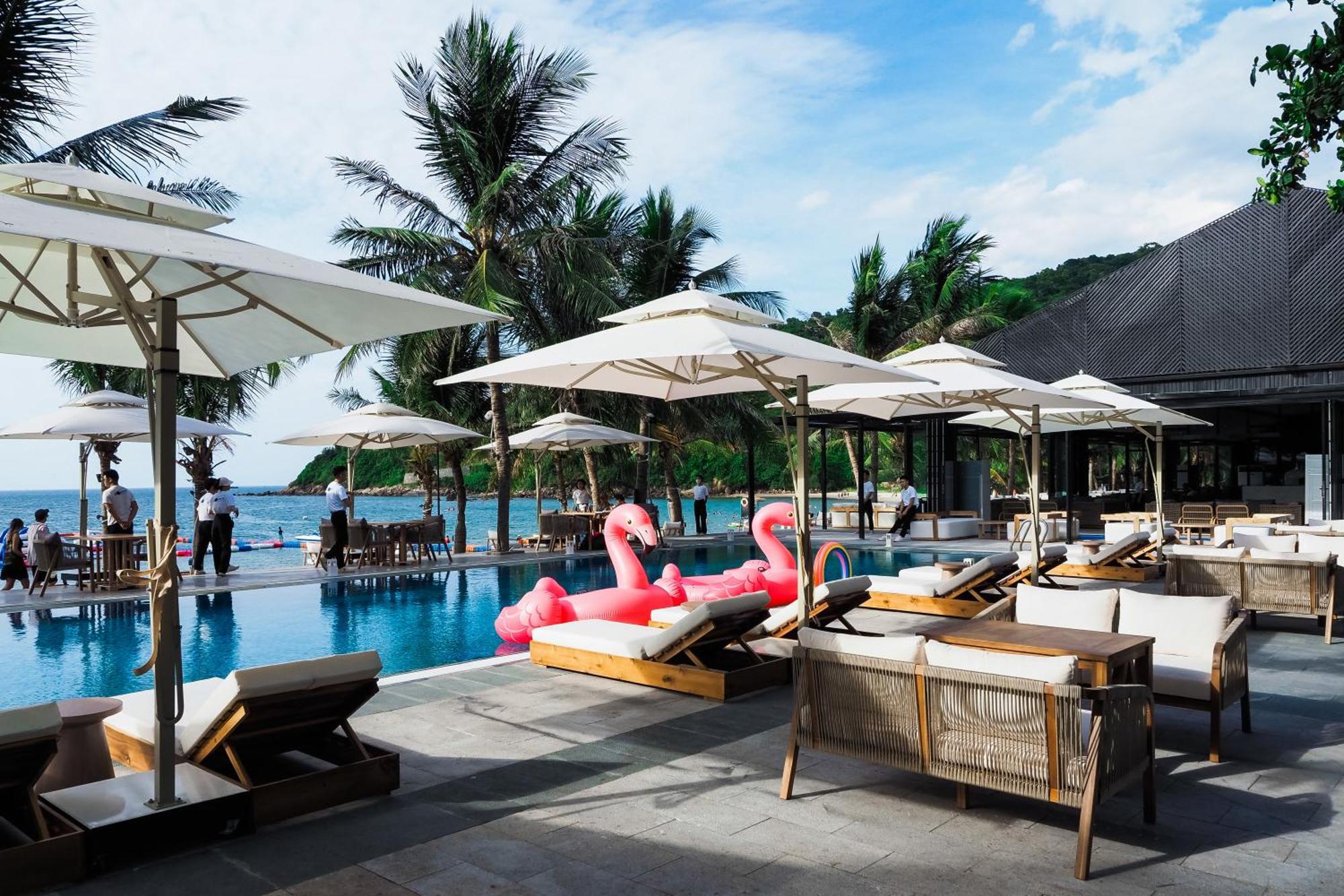 Bounce And Resort *