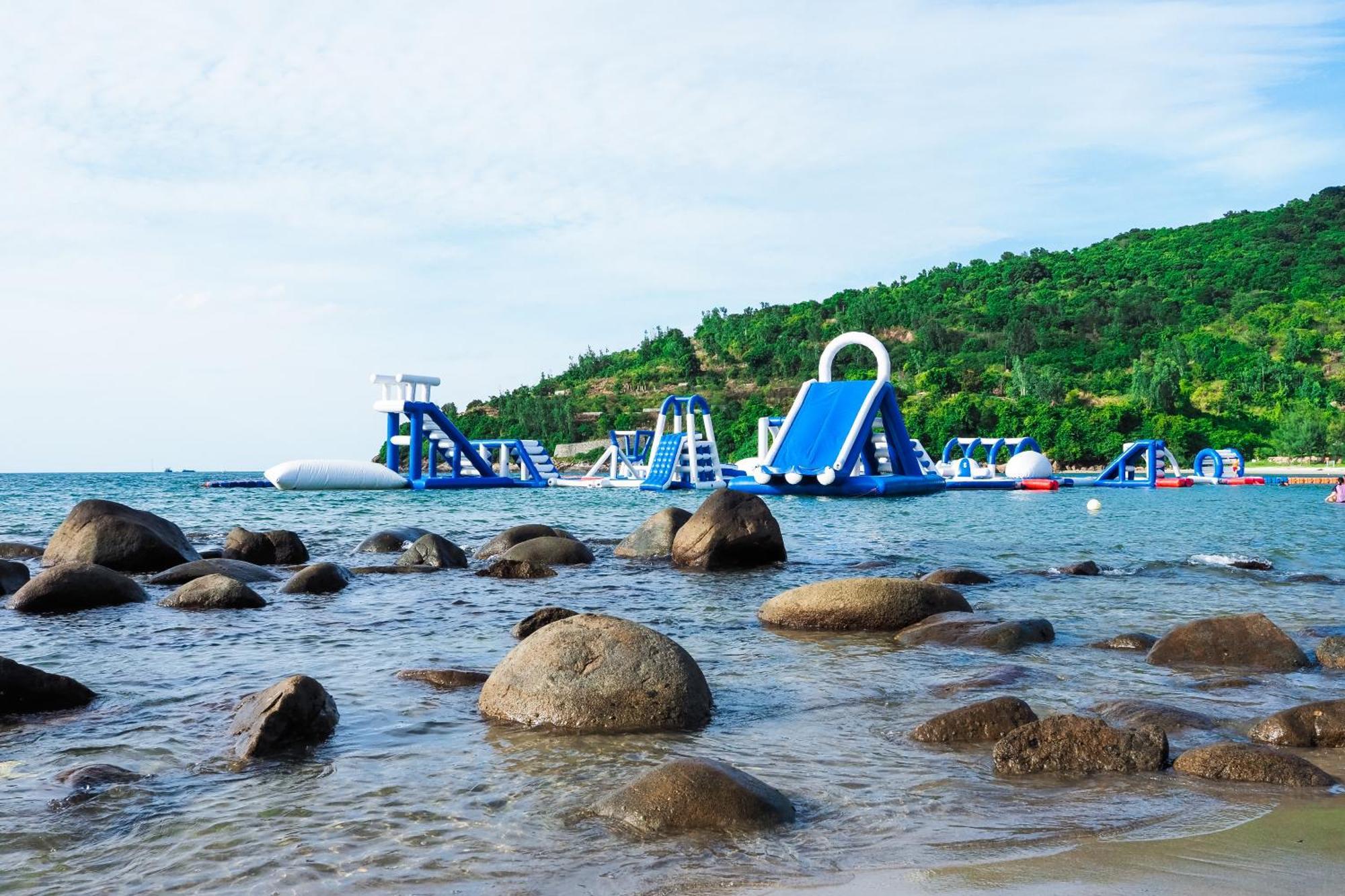 Resort Bounce And Da Nang
