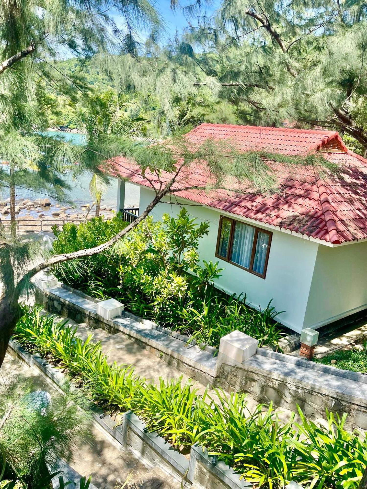 Resort Bounce And Da Nang