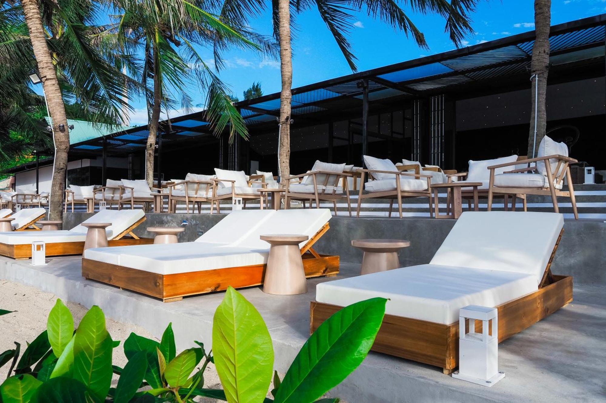 Bounce And Resort