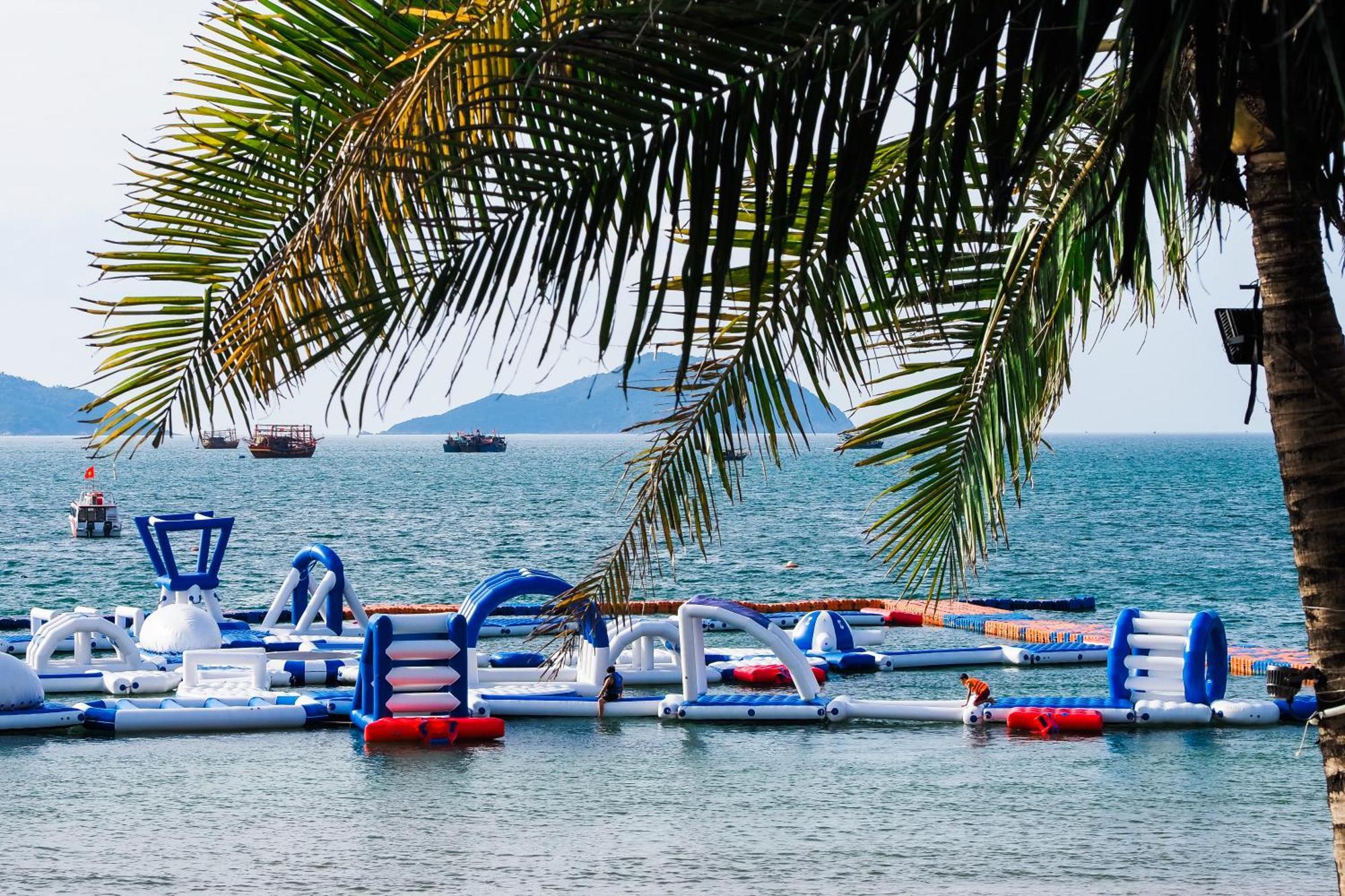 Resort Bounce And