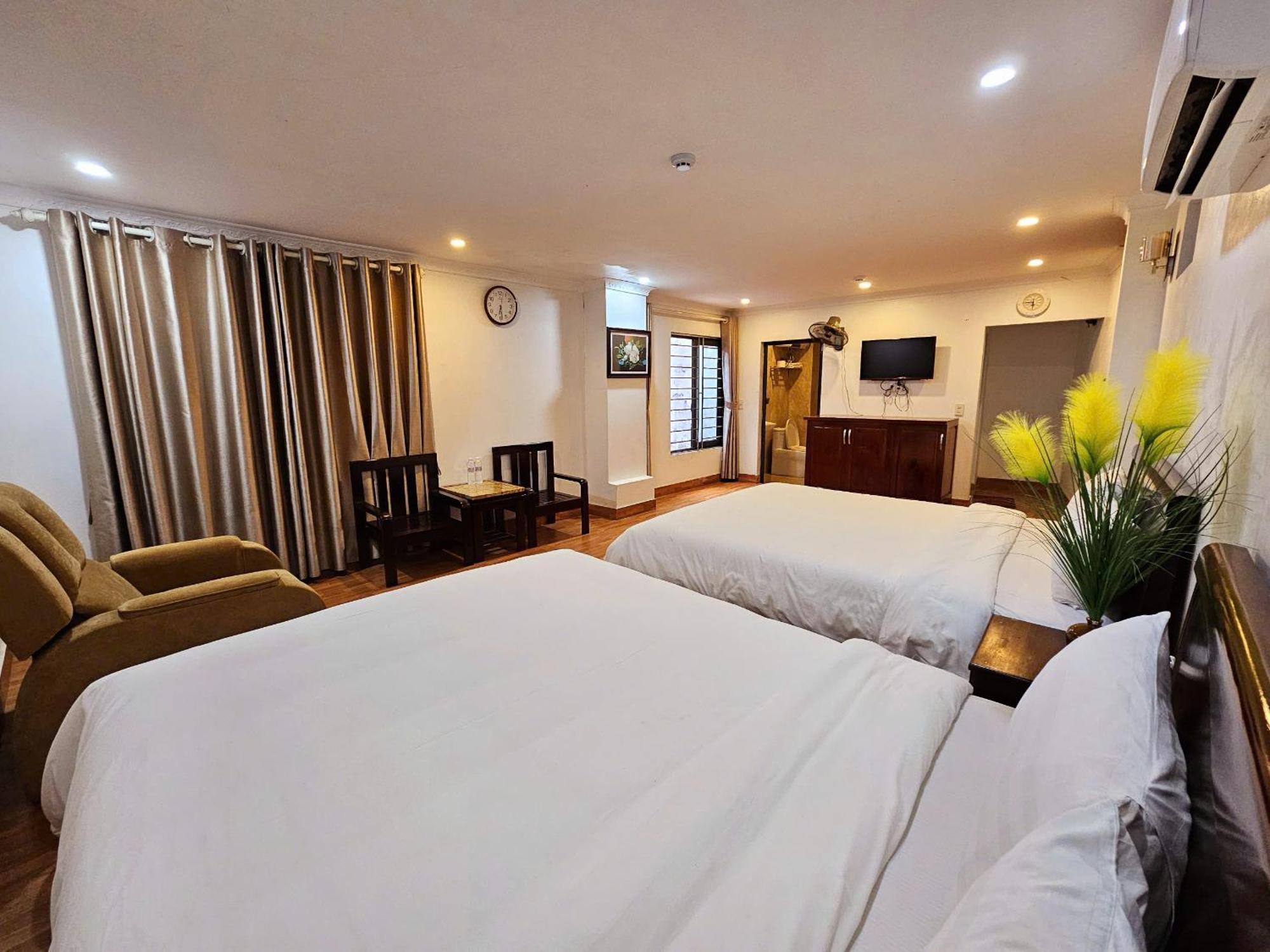 Khách sạn Khach San Thuy Dien 2*
