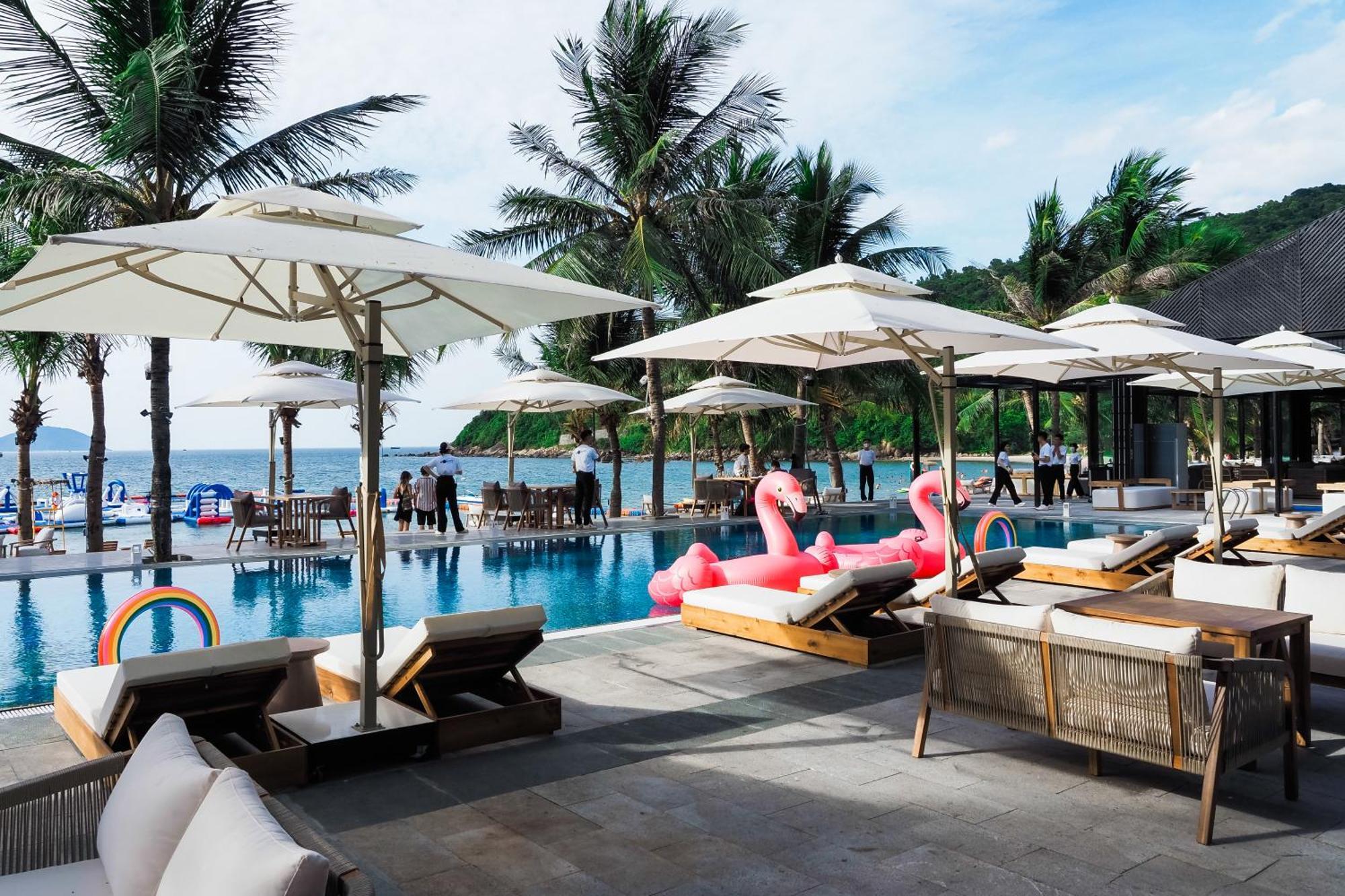 Bounce And Resort